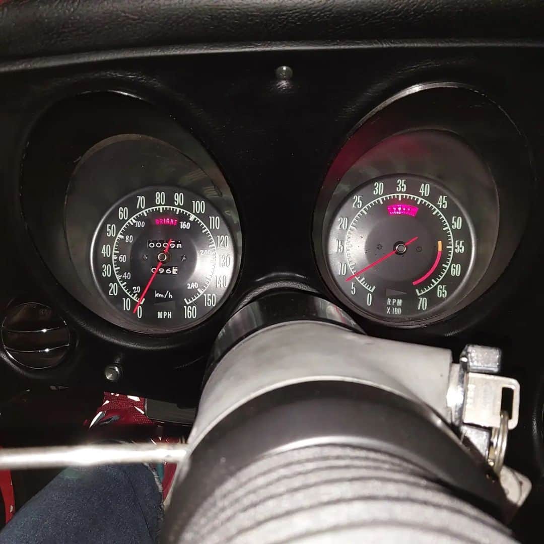 金原弘光さんのインスタグラム写真 - (金原弘光Instagram)「わーい🙌わーい🙌 俺のコルベット、27年間所有していて初めてウィンカーとハザードランプが点灯して超ご機嫌😃🎶 今までは小さい音だけで何とか確認してただけだったもんな～。 #コルベット #corvette」3月21日 20時49分 - hiromitsu.kanehara