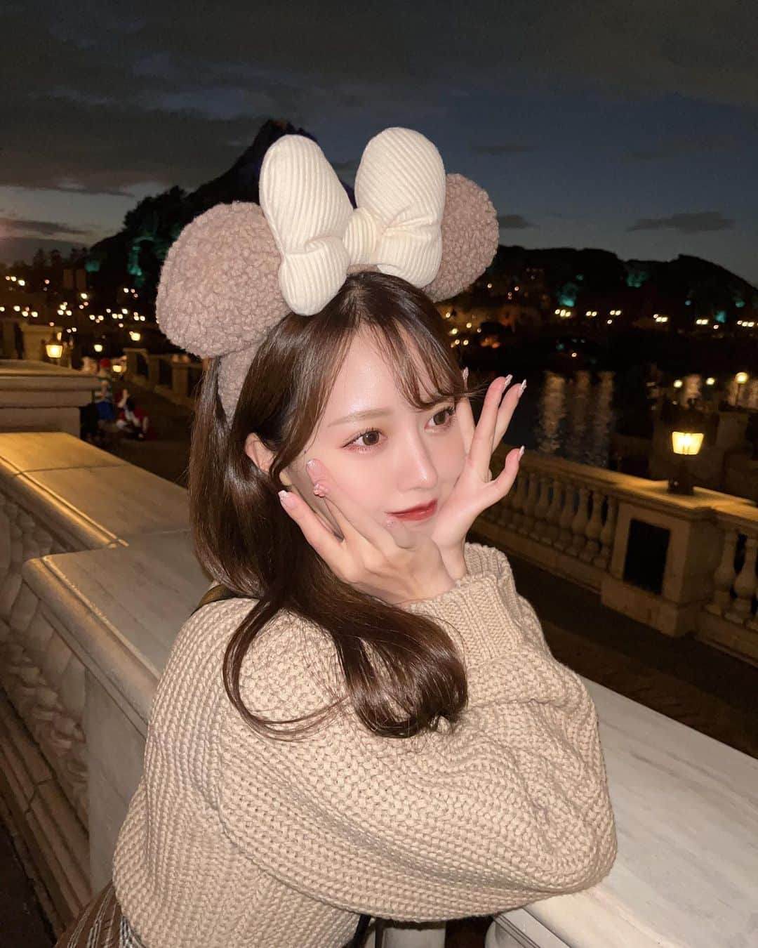 加藤ゆりなさんのインスタグラム写真 - (加藤ゆりなInstagram)「🏰🎀🧏🏻‍♀️ たまに前髪欲しくなるけど邪魔になるの繰り返し🤔」3月21日 20時52分 - _yuringo_