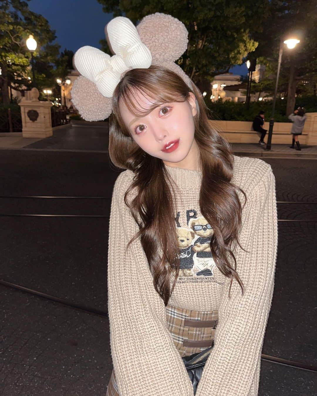 加藤ゆりなさんのインスタグラム写真 - (加藤ゆりなInstagram)「🏰🎀🧏🏻‍♀️ たまに前髪欲しくなるけど邪魔になるの繰り返し🤔」3月21日 20時52分 - _yuringo_