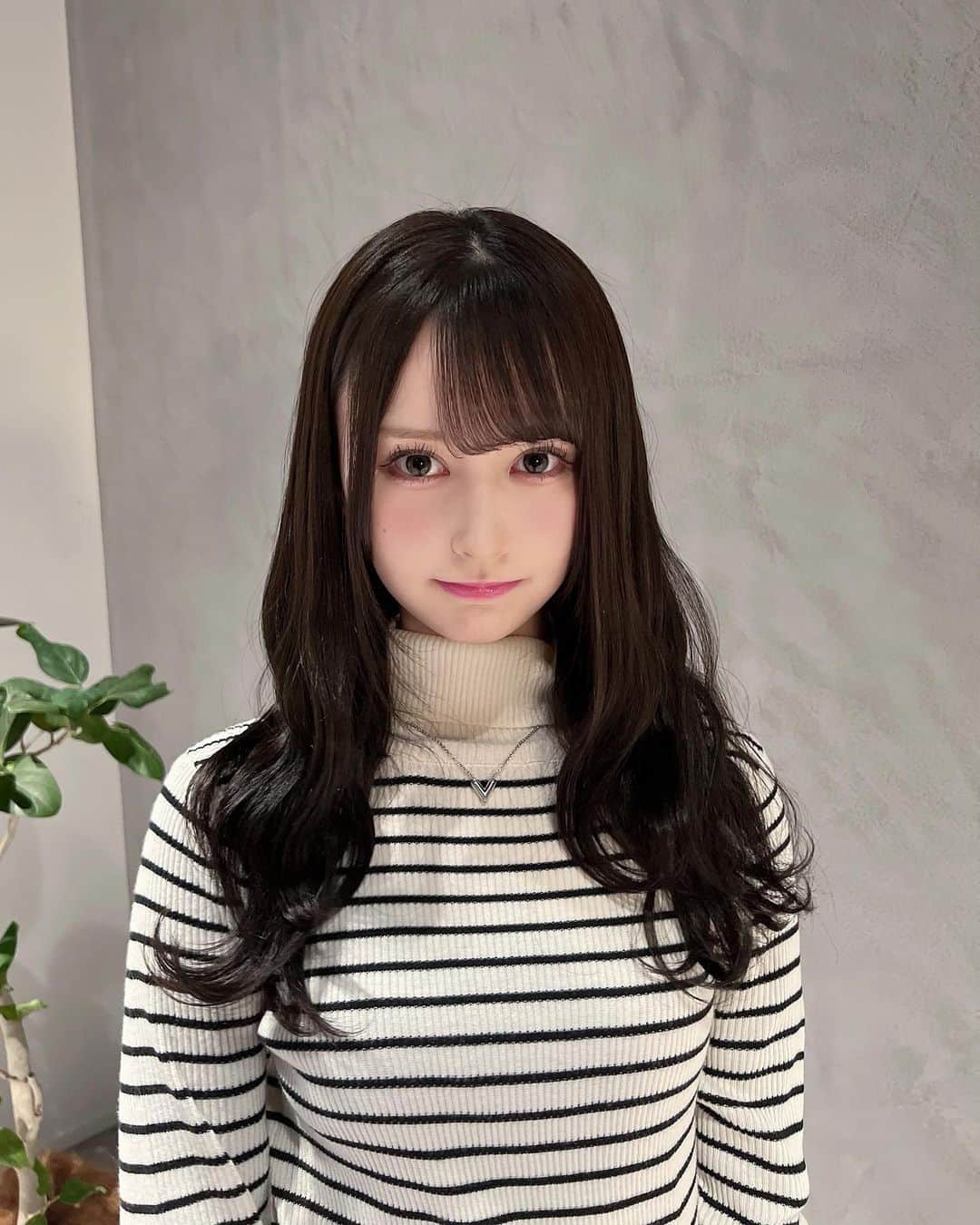山本望叶のインスタグラム：「ねえねえ  #ootd #code #コーデ #春服コーデ #ニットコーデ #タートルネック #emoda #ウェーブ巻き」