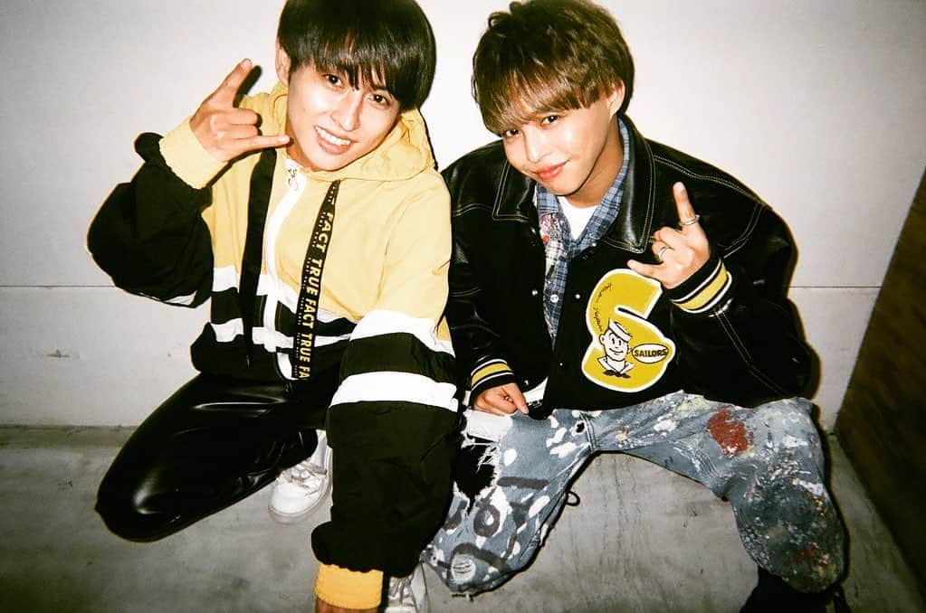のインスタグラム：「💛💛💛  📸 @b2takes_official   @chibaryosukeofficial   #b2takes」