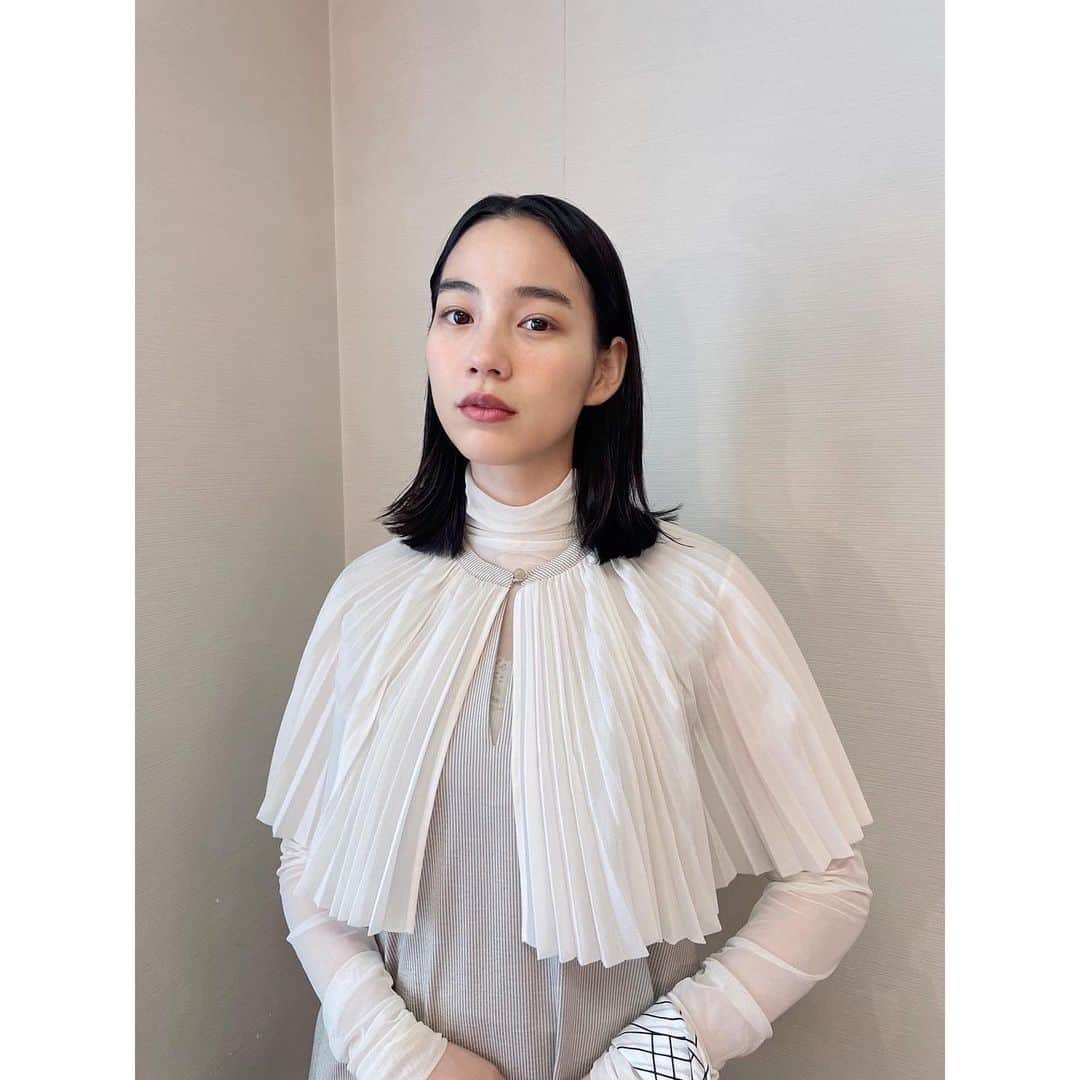 のん（能年玲奈）さんのインスタグラム写真 - (のん（能年玲奈）Instagram)「本日は、東北ユースオーケストラの盛岡公演に朗読で参加しました。 皆さんとご一緒するのは3回目です。 指揮者である柳澤寿男さんと、司会の渡辺真理さんとも再びお会いできました。  東北ユースオーケストラの公演に参加させていただくたび、元気になる！ エネルギッシュで希望に満ちています。 音楽監督の坂本龍一さんにも、このパワーが届け〜と願います。  #東北ユースオーケストラ @tohokuyouth  #岩手 #盛岡  Styling: @izumimachino Hair&Make up: Shie Kanno」3月21日 21時36分 - non_kamo_ne