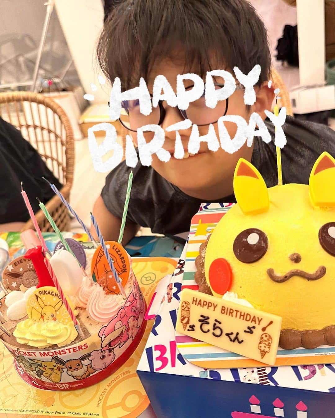 杉浦太陽さんのインスタグラム写真 - (杉浦太陽Instagram)「次男・ソラの誕生日🎂🎉  ソラも10歳になり、 今年は二分の一成人式だねぇ✨✨  WBCで盛り上がる中、 素敵な誕生日になったねぇ✨✨  僕の親が驚くほどに、 パパの小学生の頃にそっくりなソラwww  優しさいっぱいに溢れるソラ✨✨ ステキな一年になりますように✨✨  @sugiurataiyou_official  #次男 #10歳の誕生日おめでとう  #早いなぁ #ソラ #昊空 #優しさのかたまり❣️ #ポケモン大好き #誕生日おめでとう🎂👏👏👏」3月21日 21時39分 - sugiurataiyou_official