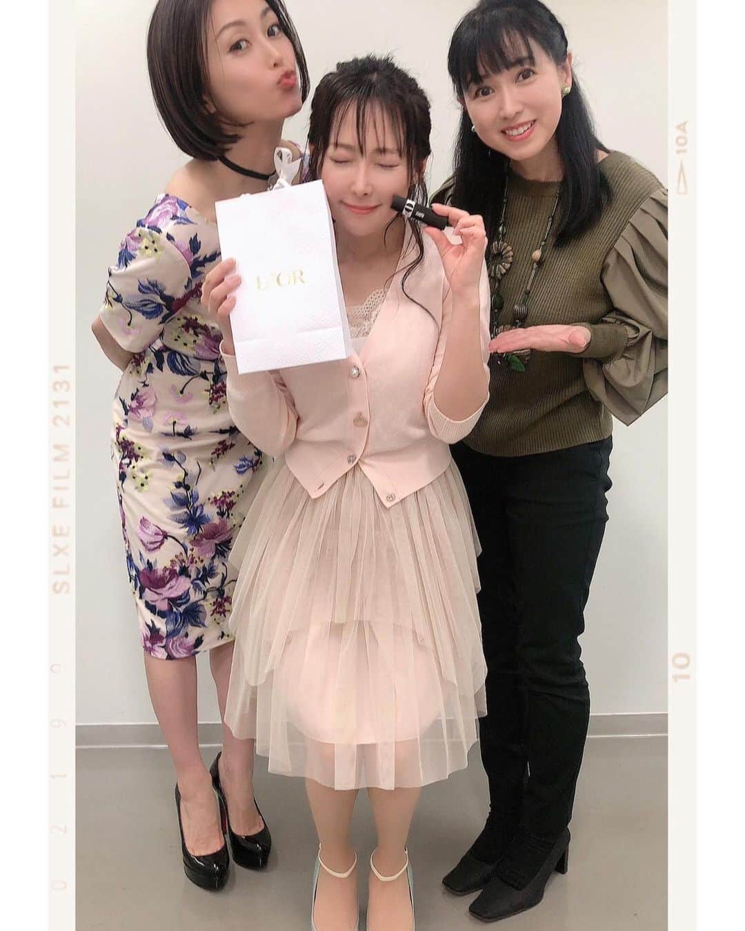 のインスタグラム：「沢山の #渋谷愛メッセージ ありがとうございました‼️感動いたしました🥹✨✨🙏💖  先日も家宝レベルの🎁を酒井法子さん西村知美さんに頂きました🥹✨💖 NAYUのロゴ入りのDIORのリップ😳!😍可愛すぎますー‼️ ピンクの色もメチャ可愛くて❣️💄 本当にお二人は女神の優しさで大好きなのですうー❗️✨  桜も綺麗で、夜から朝から色々感動して、とてもニコニコな１日になりました😍✨  侍JAPANカッコよかった！✨✨」