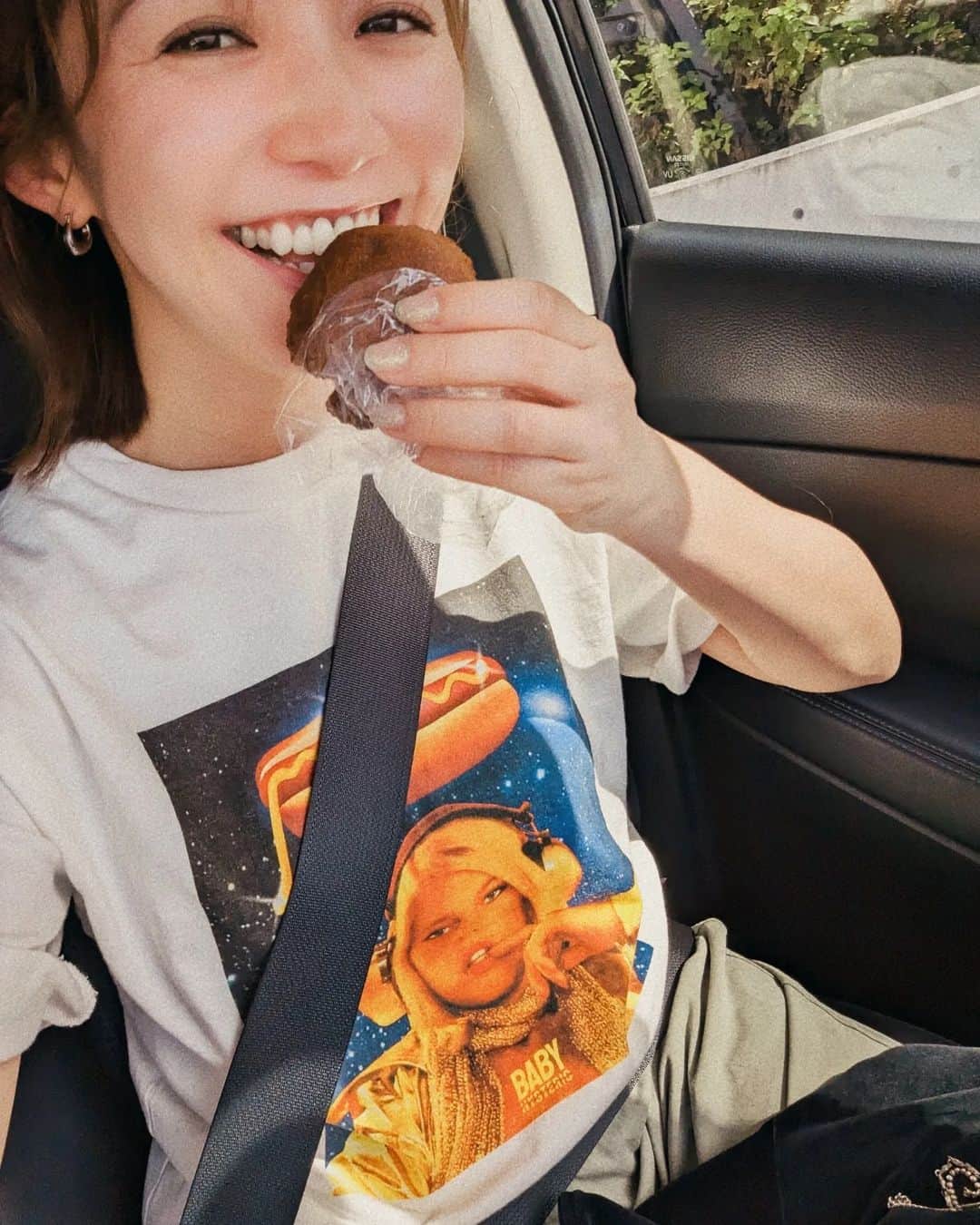 鍋島のぞみのインスタグラム：「🌭🌔🛸🌟 #三矢本舗のサーターアンダギー  今まで食べたサーターアンダギーで１番美味しかった」