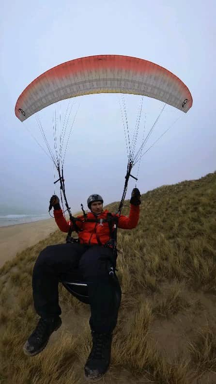 ルスタン・ゲルマノフのインスタグラム：「Sunday was in this mood. Half day climbing and half day at the dunes.」