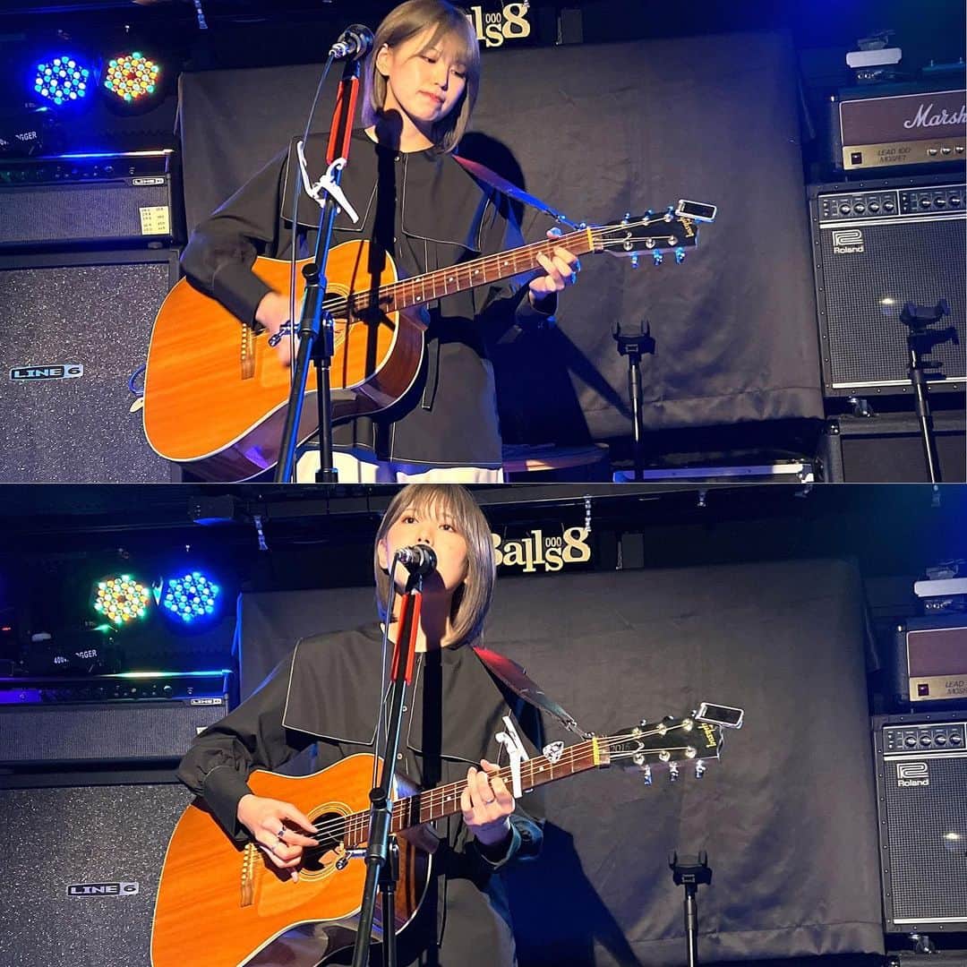 原あやののインスタグラム：「#20230319 at.心斎橋balls8 大好きなラフグレの企画でした！  大阪、何度来てもアットホームで うれしくてうれしくて 超〜〜〜笑顔になれる場所！  ラフグレ企画では全編弾き語りが初めてだったね？！ 聞いてもらえて嬉しかった反面 やりたくなっちゃった、ハラフグレ🔅  だからステージからエリイさん呼んでしまった！ のに、すぐ対応して歌ってくれて最高やった  いつも暖かく迎えてくれてありがとう！！ また行くよー！待っててね☺️  #大阪#心斎橋  #シンガーソングライター#アコギ#ギター#musican#singersongwriter#音楽#邦ロック女子#anime#アニメ好き#ビール#ビール女子#フィルム#film#ウルフカット#ショートカット#燕女子#高身長女子#japanesegirl#instagood」