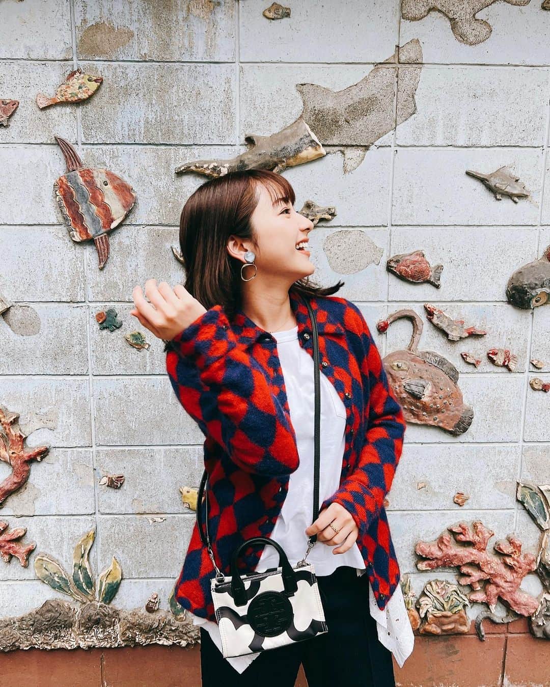 平祐奈のインスタグラム：「🤍💙❤️ 新しいお洋服おろしてウキウキっ」