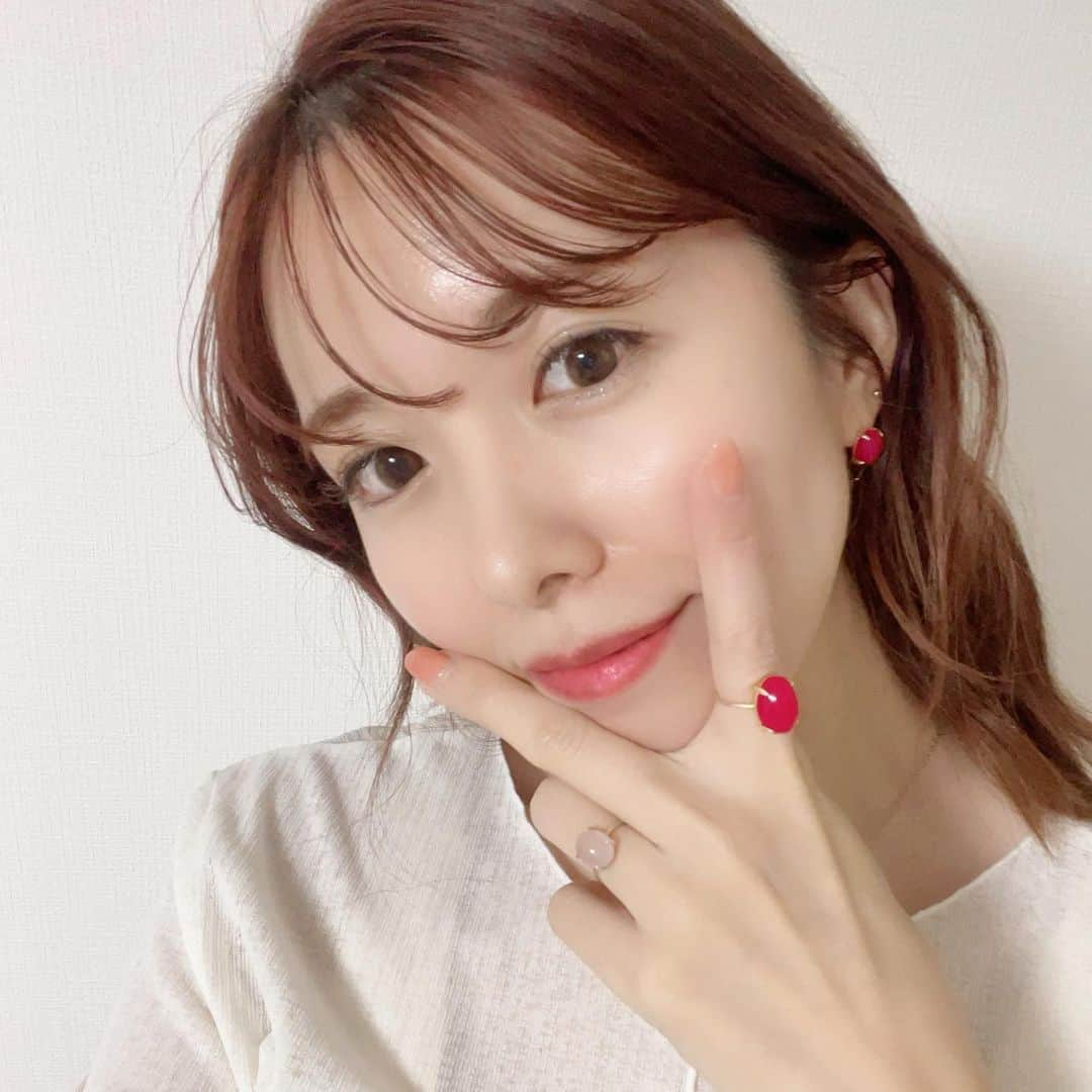 長江愛美さんのインスタグラム写真 - (長江愛美Instagram)「最強開運日だぜ💓 いぇいいぇい✌️  可愛過ぎる💓💎  スンミさん好き過ぎるし憧れ過ぎる💓  ずーっと大切にします💓  幸せ💓  #大感謝 #大好きな人 #憧れの女性 #最強開運日 #愛には愛で #天然石 #嬉しくて自撮りしちゃう #一粒万倍日と天赦日と寅の日が重なる日」3月21日 22時57分 - manamin.512