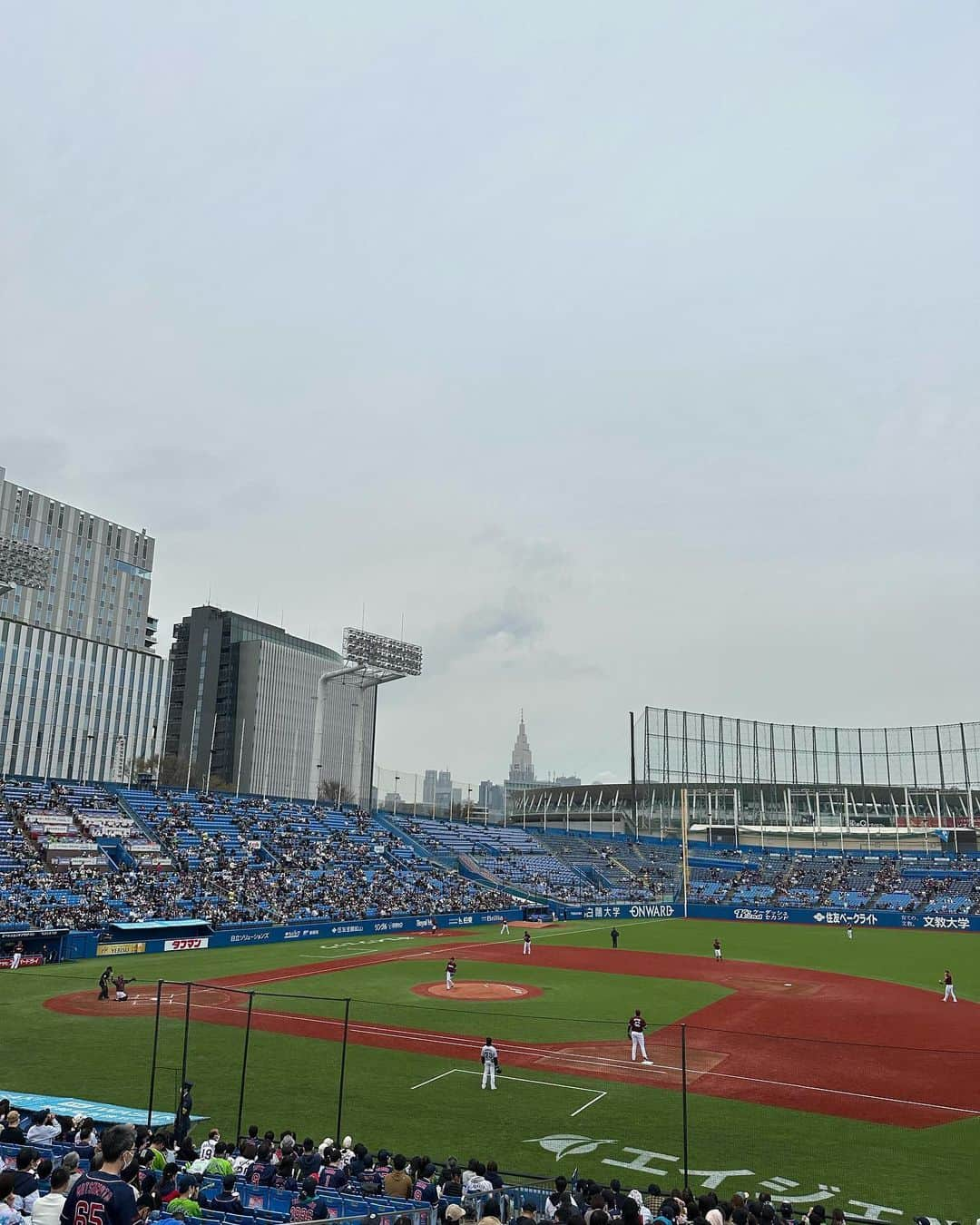 村上なつみのインスタグラム：「今年初神宮！ 朝からWBC、そして神宮と野球三昧の一日でした。 村神様が生き返って本当よかった…  今年もたくさん神宮に行けますようにー！」