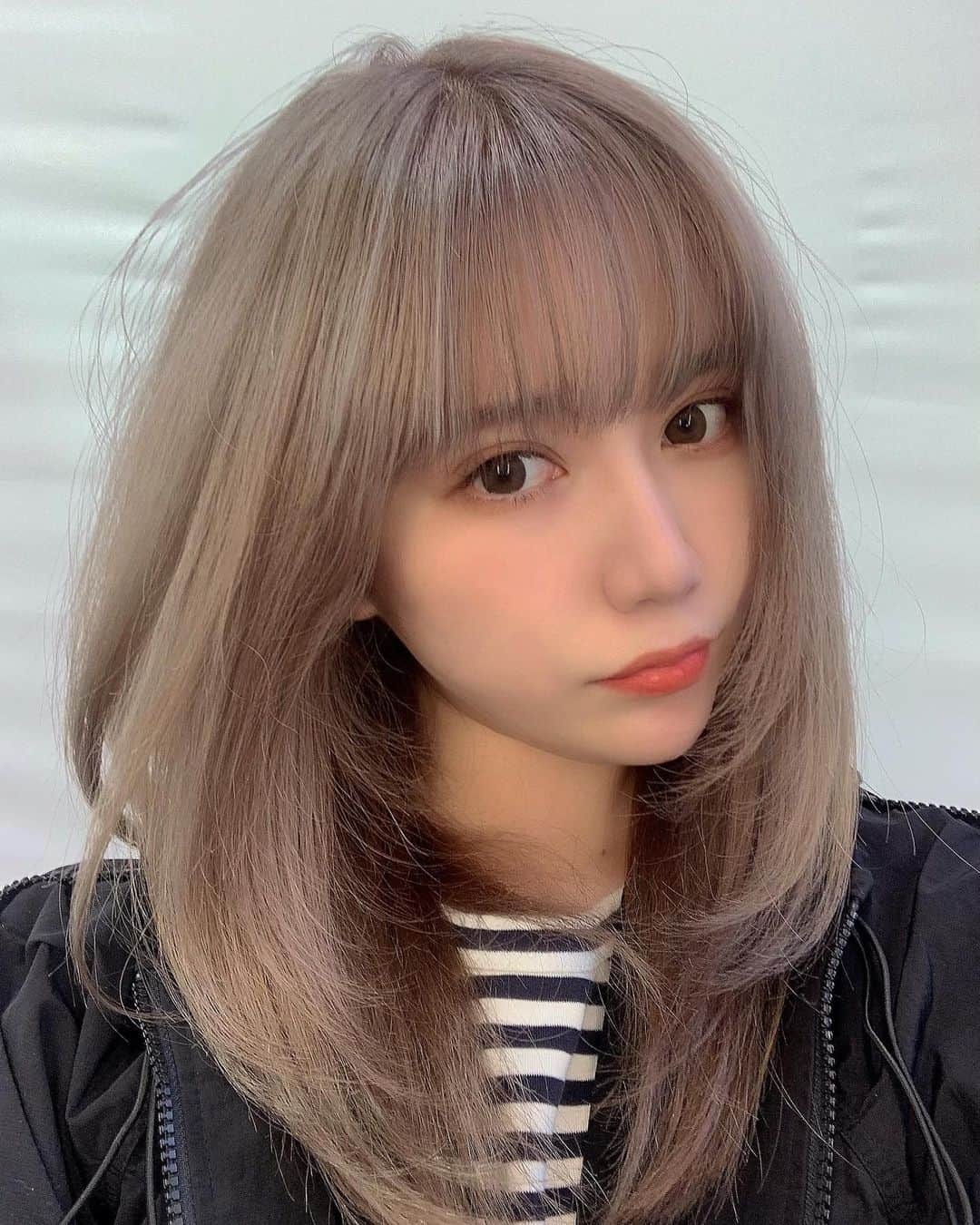 MACOさんのインスタグラム写真 - (MACOInstagram)「〰️ New hair color🖤〰️🐰 只今撮影のためにハイトーン維持中!!可愛い...😮‍💨」3月21日 23時02分 - maco___official