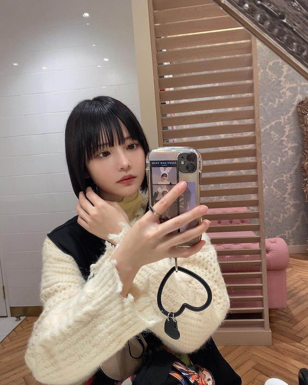 のインスタグラム：「ㅤ その日の写真はその日のうちに載せないと億劫になってしまうのだ🥺 最近黄色がブーム！春だね🌼 ㅤ ㅤ ㅤ ㅤ ㅤ #ss #自撮り #japanese #japanesegirl #cute #girl #me #selfie #follow #followme #粉我 #좋아요 #팔로미 #셀카 #love #fashion #ファッション #お洒落さんと繋がりたい #ootd #コーデ #コーディネート #coordinate #outfit #outfits #outfitpost」