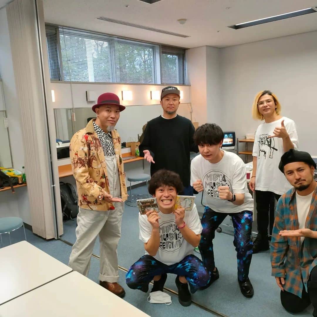 瀧上伸一郎さんのインスタグラム写真 - (瀧上伸一郎Instagram)「コロナ禍で何もイベント出来なかった高校生達map04が立ち上げたイベント行って来ました！ かりゆし58さん、map04、松原アナと☺」3月22日 0時02分 - takiue_nagareboshi