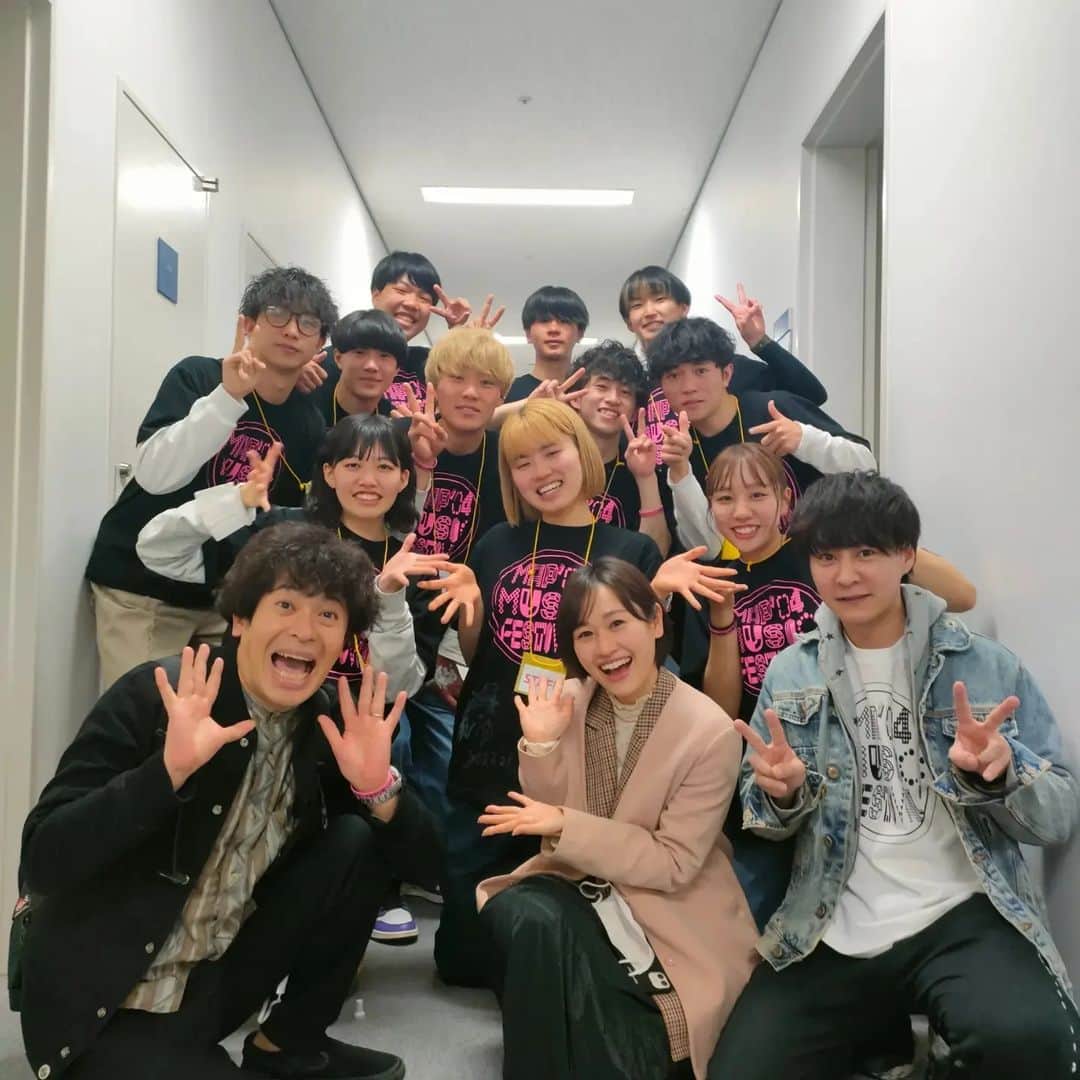 瀧上伸一郎さんのインスタグラム写真 - (瀧上伸一郎Instagram)「コロナ禍で何もイベント出来なかった高校生達map04が立ち上げたイベント行って来ました！ かりゆし58さん、map04、松原アナと☺」3月22日 0時02分 - takiue_nagareboshi
