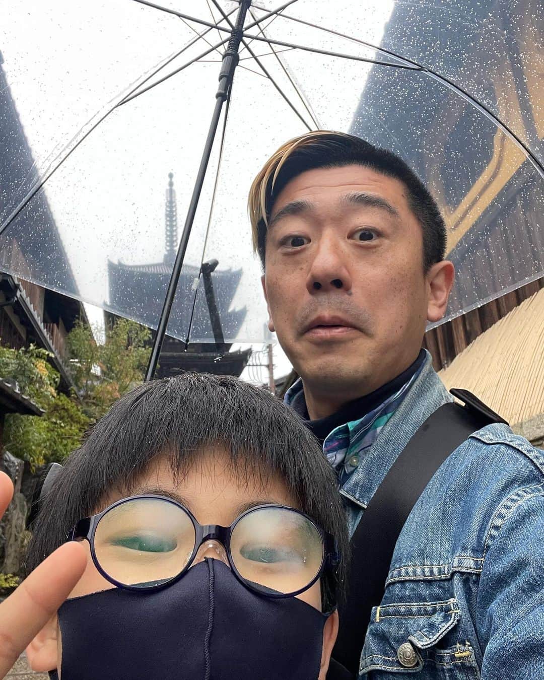 小林拓一郎さんのインスタグラム写真 - (小林拓一郎Instagram)「番組がお休みだったので、泊まりで京都へ。  祝日の京都の混み具合、、なめてました笑  完全にコロナ禍前に戻りましたね。  そして、中華、コーヒー、イタリアン、コーヒー、割烹とずーっと食べて飲んでの旅行でした😋  #京都 #kyoto」3月22日 0時32分 - kobataku33