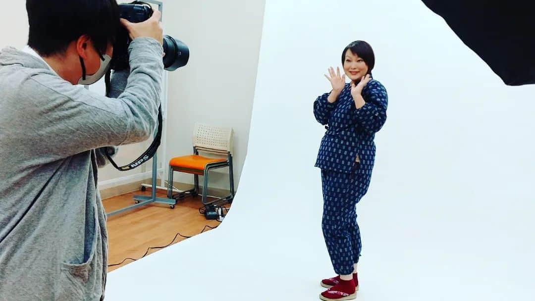 五十嵐サキさんのインスタグラム写真 - (五十嵐サキInstagram)「新喜劇記念日2023  #なんばグランド花月　にて #新喜劇記念日2023  #イベント #あっちこっち丁稚　に出演させて頂きました #若手達　による　#アイドルグループ　や #ネタバトル #新座長　誕生等 #終始　凄い盛り上がりでした #豪華メンバー　の中に出演させて頂けて感激😂 #天　の家族も喜んでくれていると思います #嬉し涙 #感謝　🙏 #本日ご来場下さった皆様　 #オンライン　で観て下さった皆様も本当に有難うございました🙇‍♀！！ #オンラインクジ　では出演メンバーの各写真が当たります #是非　くじ引きもお楽しみ下さいませ #吉本新喜劇 #五十嵐サキ」3月22日 0時38分 - saki_igarashi