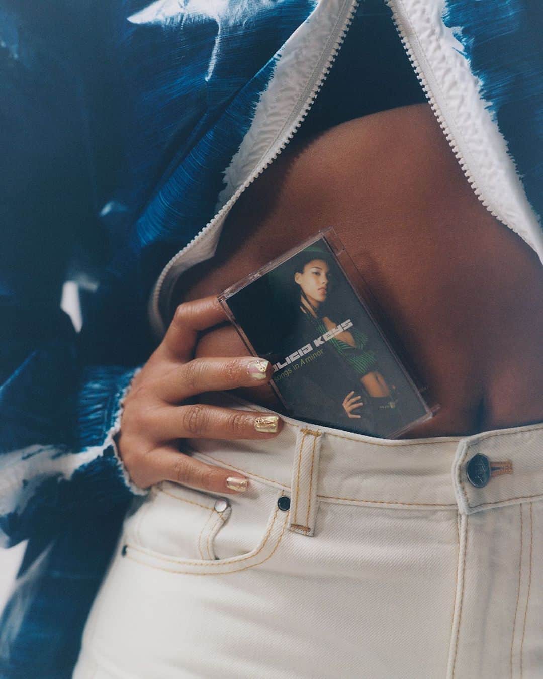 モンクレールのインスタグラム：「Calling all dreamers.   The debut collection from an iconic Genius kicks off in transcendent New York City style.   Arriving 22.03.23. on moncler.com.   #MONCLERGENIUS  #MONCLERALICIAKEYS  @aliciakeys   Photography: @laurajanecoulson」
