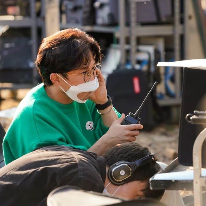 パク・ソングァンのインスタグラム：「## 드디어 오늘 개봉입니다.  지난 촬영 과정들이 필름처럼 머리속을 쭉 지나갑니다🎬  많이 부족한 사람이기에 매일 배우고 더 노력하면서 만들었습니다.  이제 시작인데 조금씩 웅남이를 보내주고 있는  기분이 드네요.  내 안에만 있던 웅남이가 이젠 여러분과 친해지길 바라며..  우리 웅남이 잘 부탁드립니다🙋🏻」