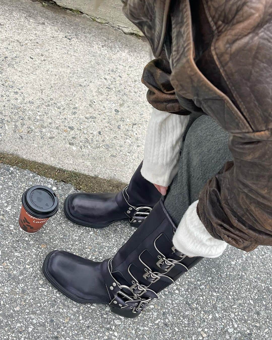 エルザ・ホスクさんのインスタグラム写真 - (エルザ・ホスクInstagram)「Good day. Good boots. 🚀❤️👢@_wardrobecouture_」3月22日 2時03分 - hoskelsa