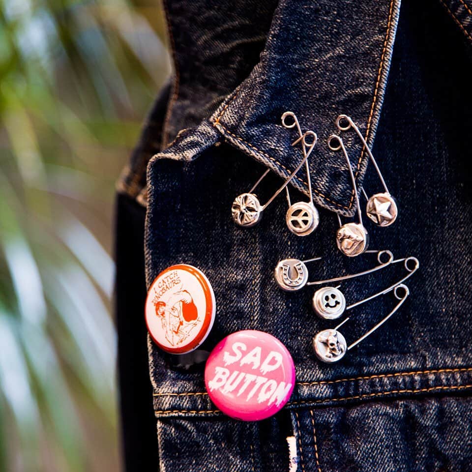 Bill Wall Leather × BEAMSのインスタグラム：「Restock！ 【Others】Safety Pin / *Exclusive items __________  BEAMS Online Shop is now open for orders from outside Japan. Global shipping services are offered through WorldShoppingBIZ, a global e-commerce provider. Customers can choose to display transactions in English, Chinese (Cantonese and Mandarin) or Japanese for a safe, convenient checkout.   We hope you enjoy shopping with us! __________  ・BEAMS MEN SHIBUYA / 03-3780-5500 ・BEAMS ROPPONGI HILLS / 03-5775-1620 ・BEAMS GINZA（2F）/ 03-3567-2223 ・BEAMS FUTAKOTAMAGAWA / 03-3707-8998 ・BEAMS TACHIKAWA / 042-548-1070 ・BEAMS NAGOYA / 052-265-2610 ・BEAMS STREET UMEDA / 06-6366-3695 ・BEAMS KOBE / 078-335-2720 ・BEAMS HIROSHIMA / 082-544-2961 ・BEAMS KUMAMOTO / 096-359-1280」