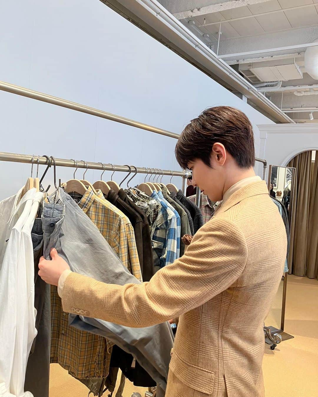 ファン・インヨプさんのインスタグラム写真 - (ファン・インヨプInstagram)「#광고 @RalphLauren #RLSP23 #RLCaliforniaDreaming #RLPurpleLabel #RLCollection」3月22日 12時47分 - hi_high_hiy