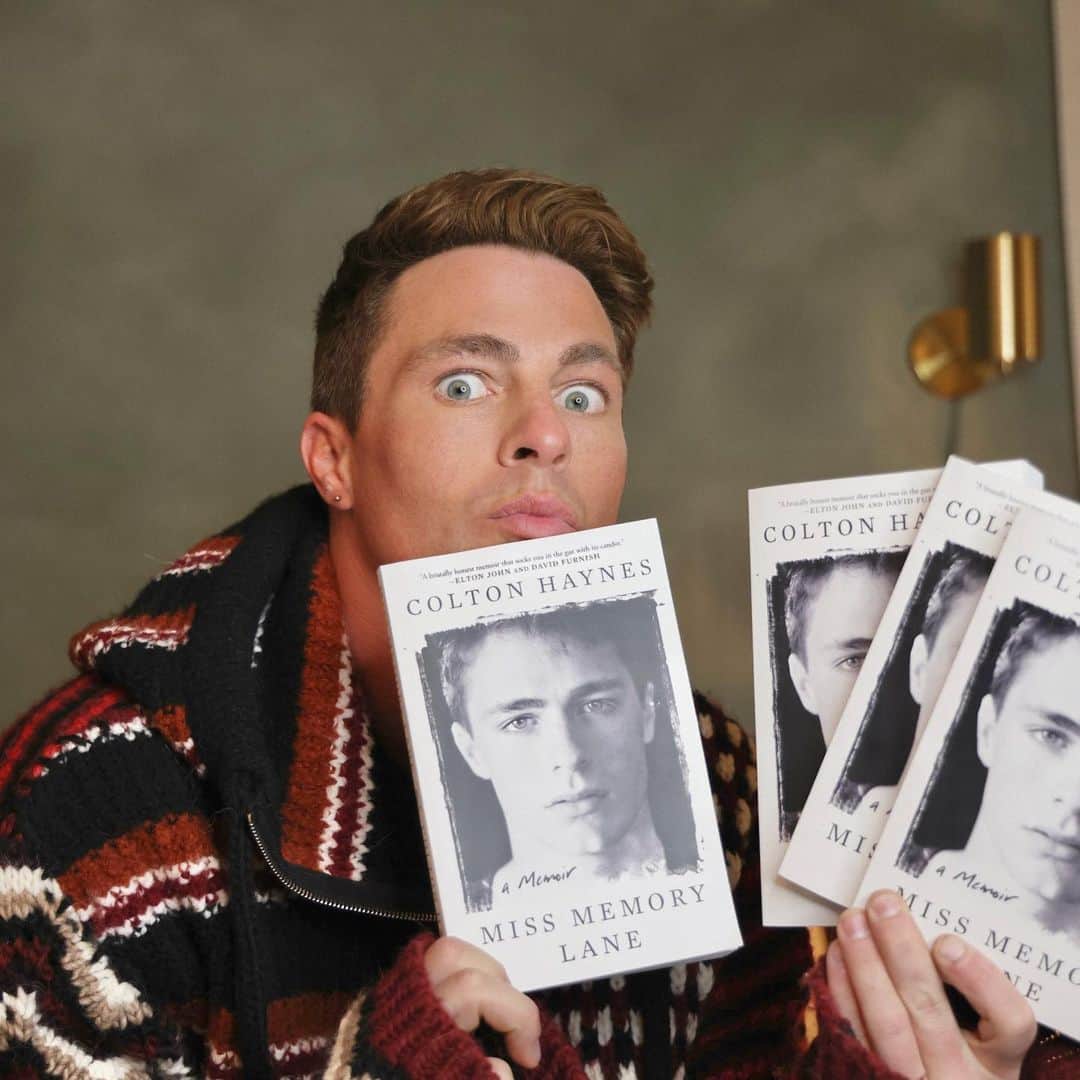 コルトン・ヘインズのインスタグラム：「My face when I found out today that the paperback for Miss Memory Lane was released…today 👏🏼 Hope it brings y’all a smile, a tear, & a little inspiration ❤️」