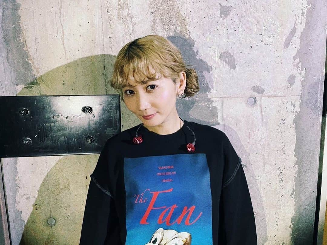 Saoriのインスタグラム：「ファンクラブツアー地方公演ラスト、福島公演でした。  今ツアーは各公演ごとに反応が違って、やっていて面白いです。 「そこで拍手くるんだ！」とか、 「そこは反応ないんかい！」とか。  あとは東京三公演✌️  #fafrotskies #福島」