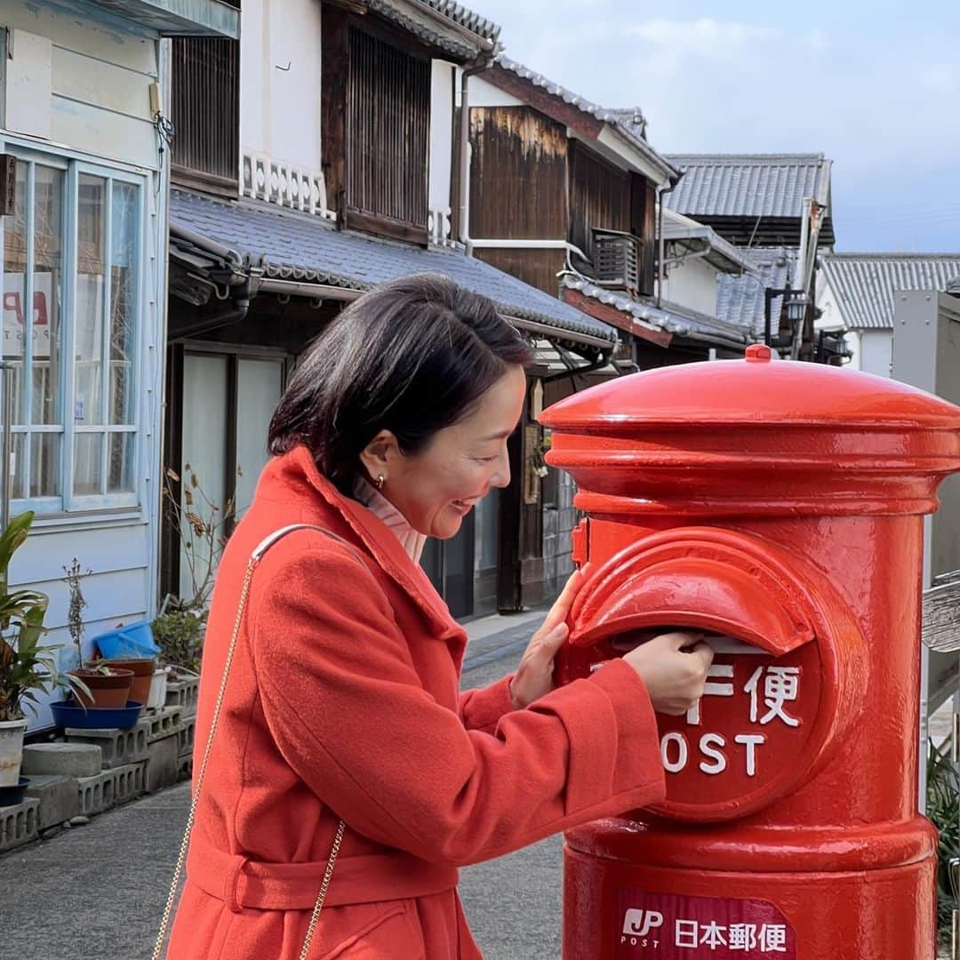 フジテレビ「空旅をあなたへ」さんのインスタグラム写真 - (フジテレビ「空旅をあなたへ」Instagram)「今週木曜日23:34〜の「空旅をあなたへ」は、 俳優　羽田美智子が巡る広島・呉の旅✈️  この地で生まれた日本最古の万年筆メーカーで、🖋 今回は、オリジナルのインクづくりを体験します✨✨  羽田さんはどんな色のインクを作るのでしょうか？😁🌸  思い出色で心が染まる 広島・呉の空旅です😊🖋  是非ご覧下さい！（関東ローカル）  #羽田美智子 さん #広島県 #呉市 #セーラー万年筆  #空旅をあなたへ #soratabi #撮影 #撮影オフショット」3月22日 13時19分 - soratabi_fuji