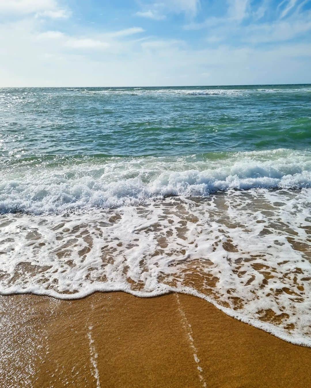 アマルのインスタグラム：「海🏖 この前プチ旅行したけど、動画なかなか編集できなかった。今度動画編集してユーチューブにあげるね😘待っててね💕」