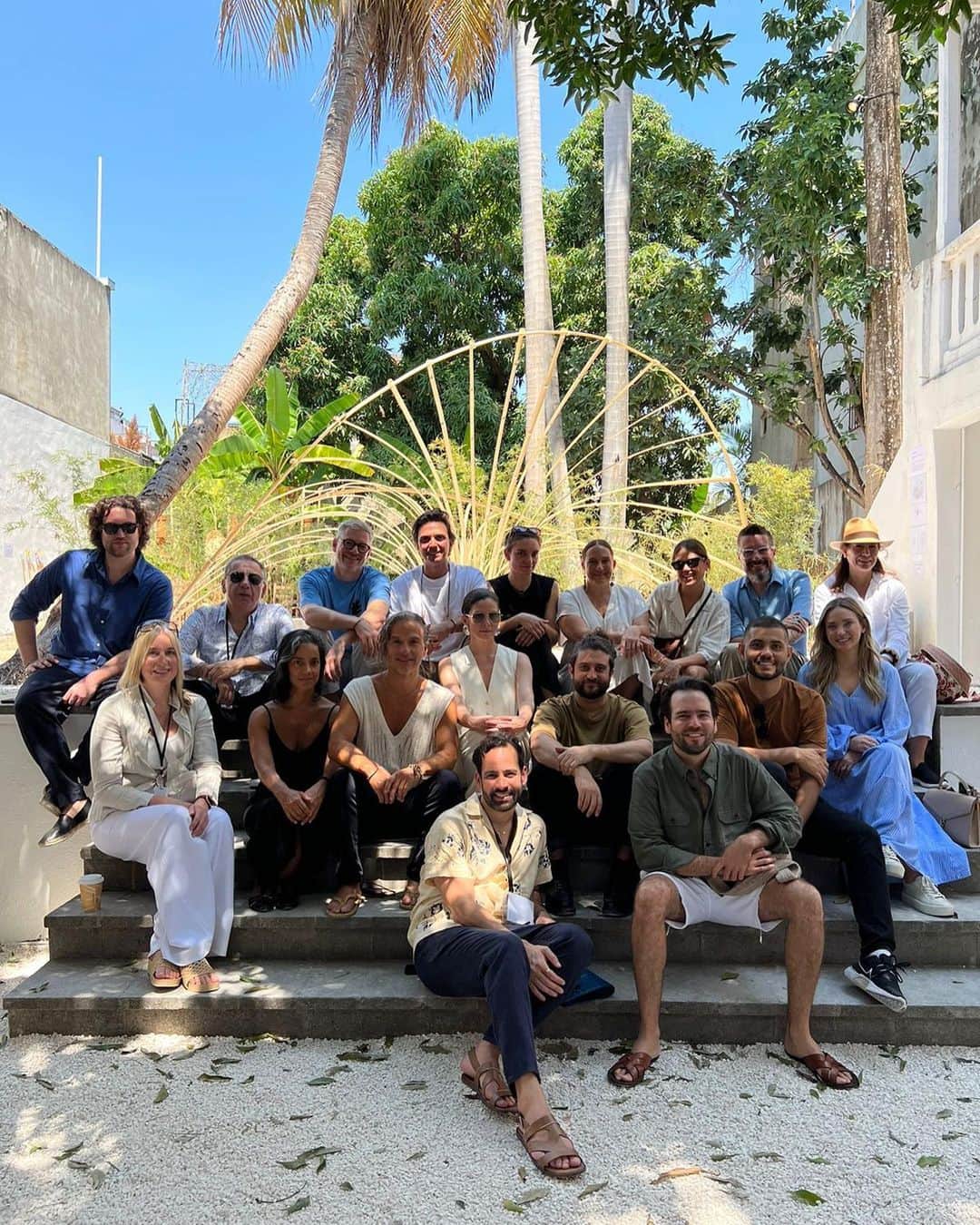 Monica Sordoさんのインスタグラム写真 - (Monica SordoInstagram)「Just a glimpse of a wonderful week discovering Santo Domingo as a guest speaker for @designweekrd together with their director @mrbrowncott + @nzapsol & @albanrgr ✨ was so empowering to see and live so many like minded initiatives happening all around the Zona Colonial: The @latinamericanfashionsummit founded by @estefanialacayo & @samanthatams ~ @mecaartfair ~ Montesinos by @galerie.philia among so many others, to celebrate the talent, craftsmanship and heritage of our region and to have had the chance to share knowledge, experience and so many good times with people I respect and admire so much. Felt blessed to have been able to spend those days together. Wearing Necklace by @monicavarela Dominican Republic 🇩🇴 and dress by @beatrizcamacho3 🇨🇴」3月22日 5時24分 - monicasordo