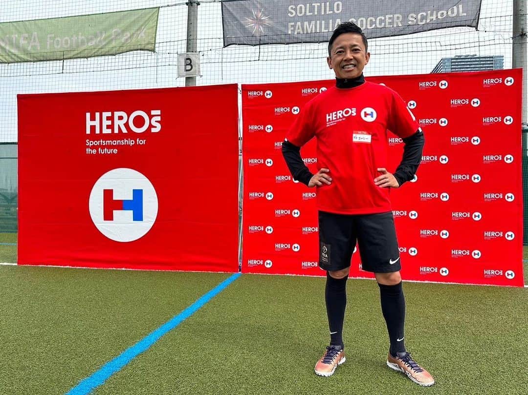 GAKU-MCのインスタグラム：「HEROs DREAMとは、アスリートとファンの協力により社会貢献活動を広げる寄付連動型プロジェクト! 　  昨日選ばれたトップアスリート達が MIFAに集まり、子ども達と交流いたしました。  僕はライブで参加。キラキラした笑顔の子ども達との交流はとてもほっこりする良い時間となりました。  参加してくれた皆様、そして奔走してくださった HEROsチーム皆様、ありがとう。ライブ、いい声でてたよ👍   最後の写真。ラグビー🏉の皆様の身体がヤバい😁  #HEROs_DREAM　#HEROsチーム #gakumc #mifa #rapで世界をプラスの方向に #アカリトライブ」