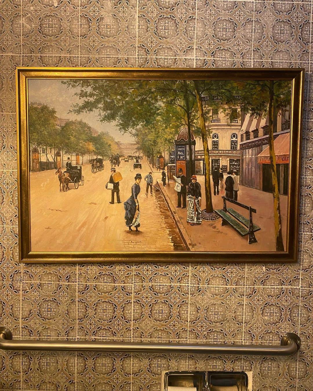シアラ・ブラヴォのインスタグラム：「🚽, Los Feliz CA.」