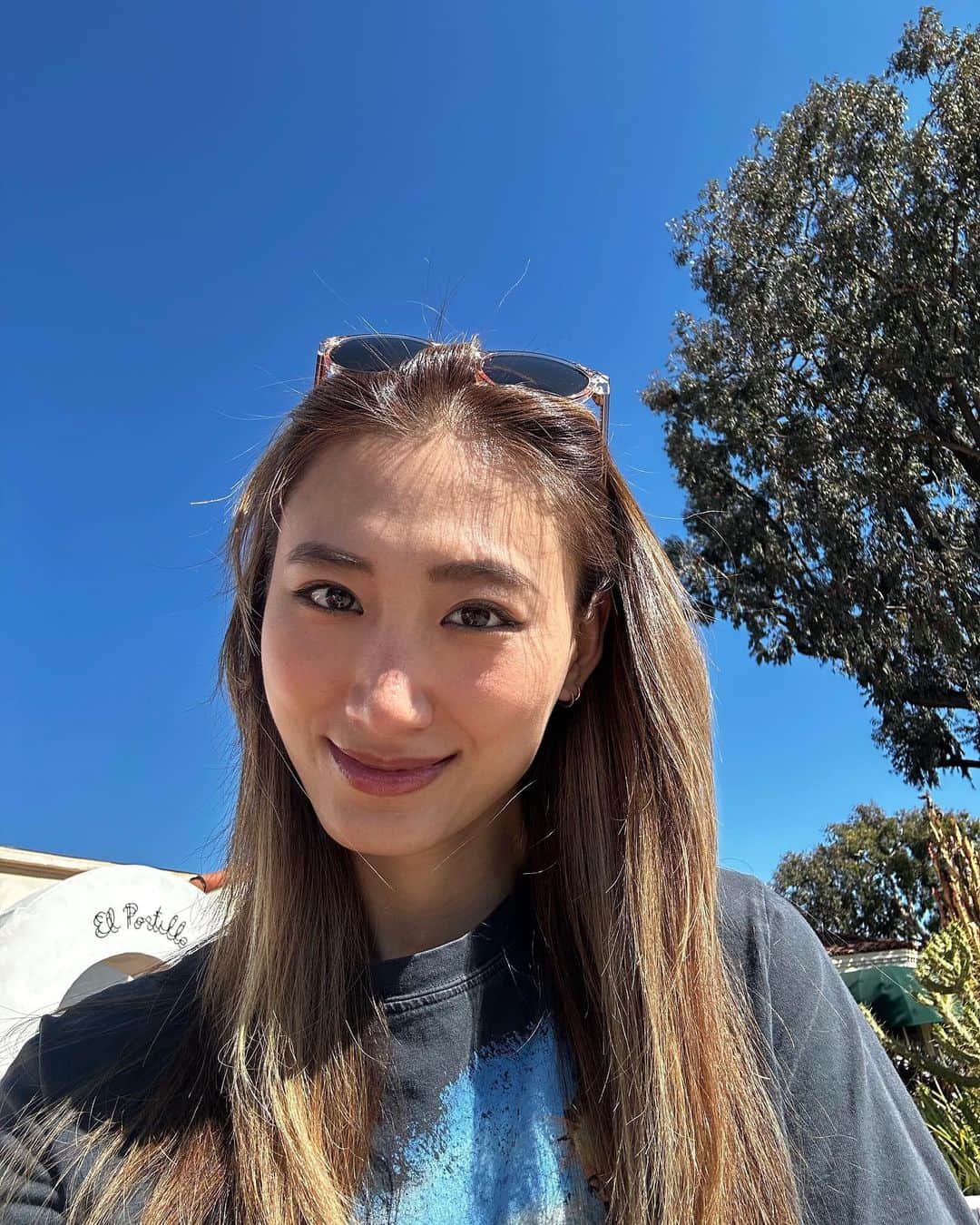 白雪さんのインスタグラム写真 - (白雪Instagram)「☕️🪴」3月22日 7時41分 - baixue0929