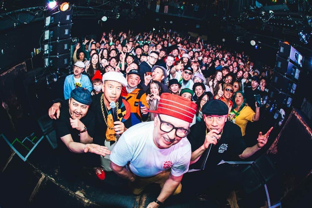 MIGHTY CROWNのインスタグラム：「What a nite!  The big league session was 🔥🔥🔥such a joyful moment words alone can’t express !  @davidramjamrodigan #mightycrown final Japan tour! What a bang!!!!  What a vibe!!!! 言葉では表せられない 現場のバイブスは最高でした 横浜、大阪　共にブチ上がる サウンドマン　セッションでした！　みなさんありがと〜 ございやした〜　  📸by @junya_thirdeye」