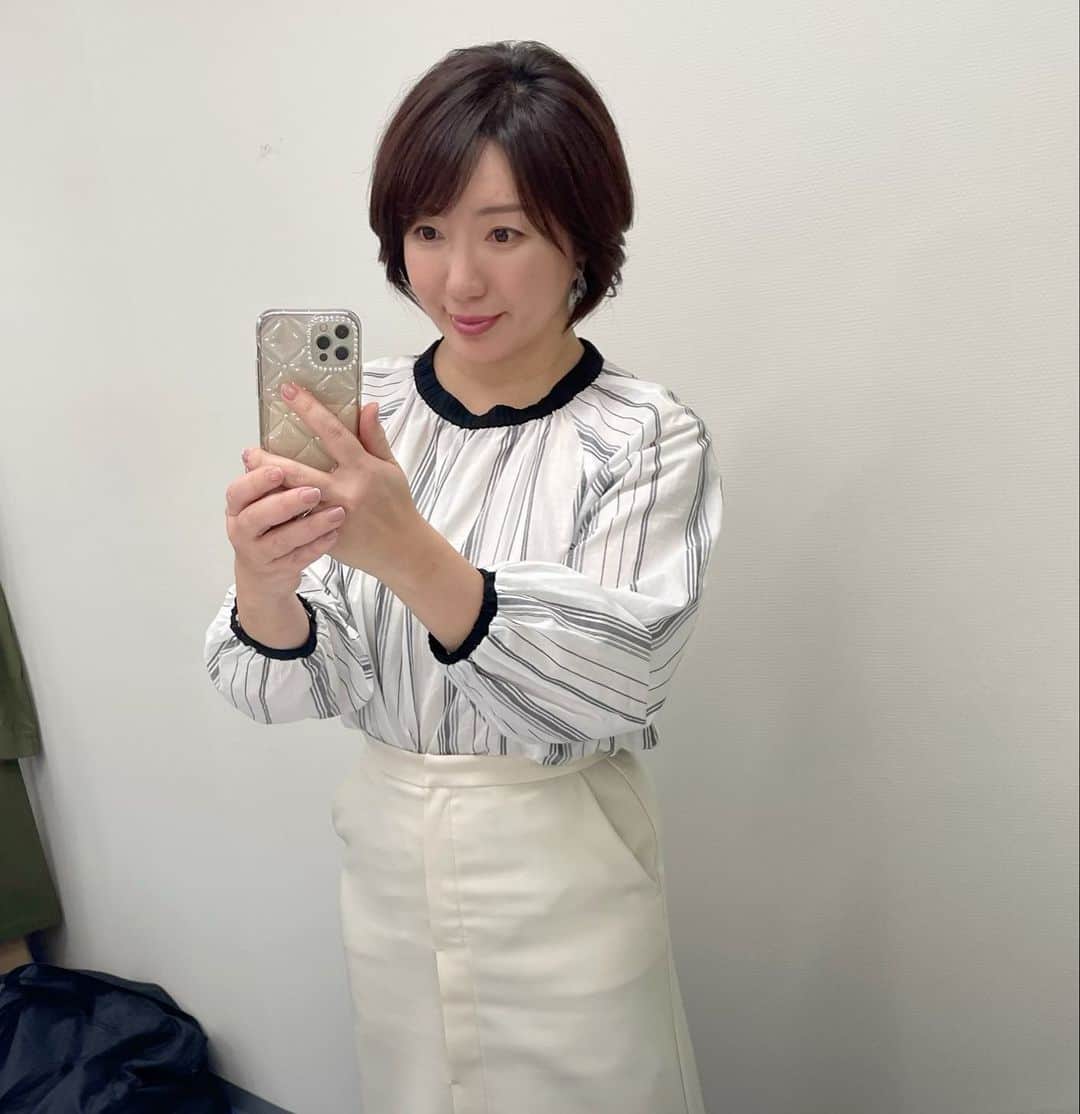 角田華子のインスタグラム：「先週の #福岡ニュースファイルcube  #衣装 #グレディブリリアン #トップス  でした  今から #WBC #決勝 #応援します   #日本がんばれ 🇯🇵」