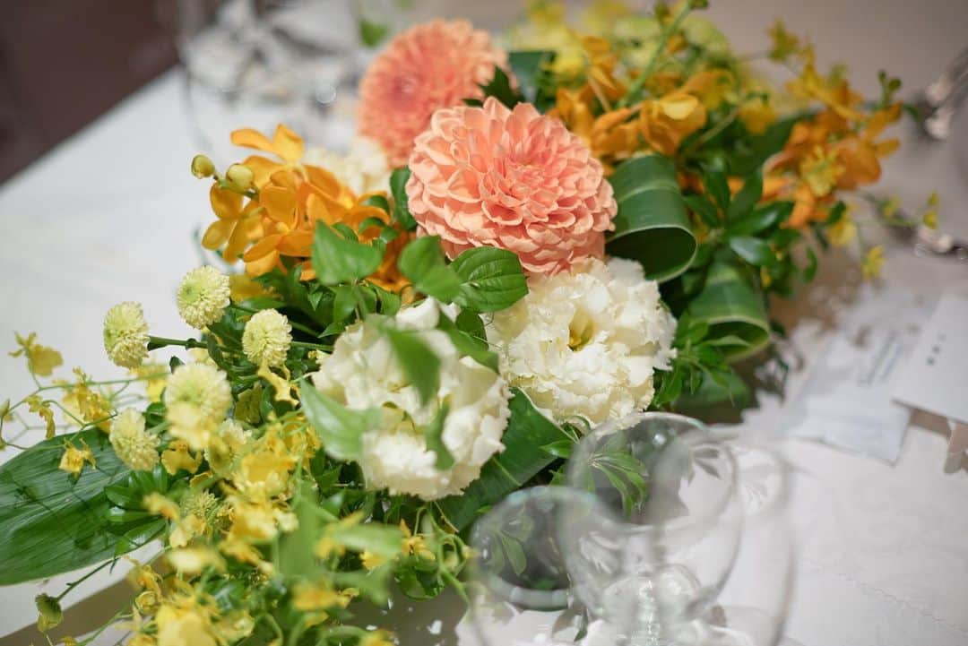 のインスタグラム：「食卓を彩る装花もおもてなしのひとつ」