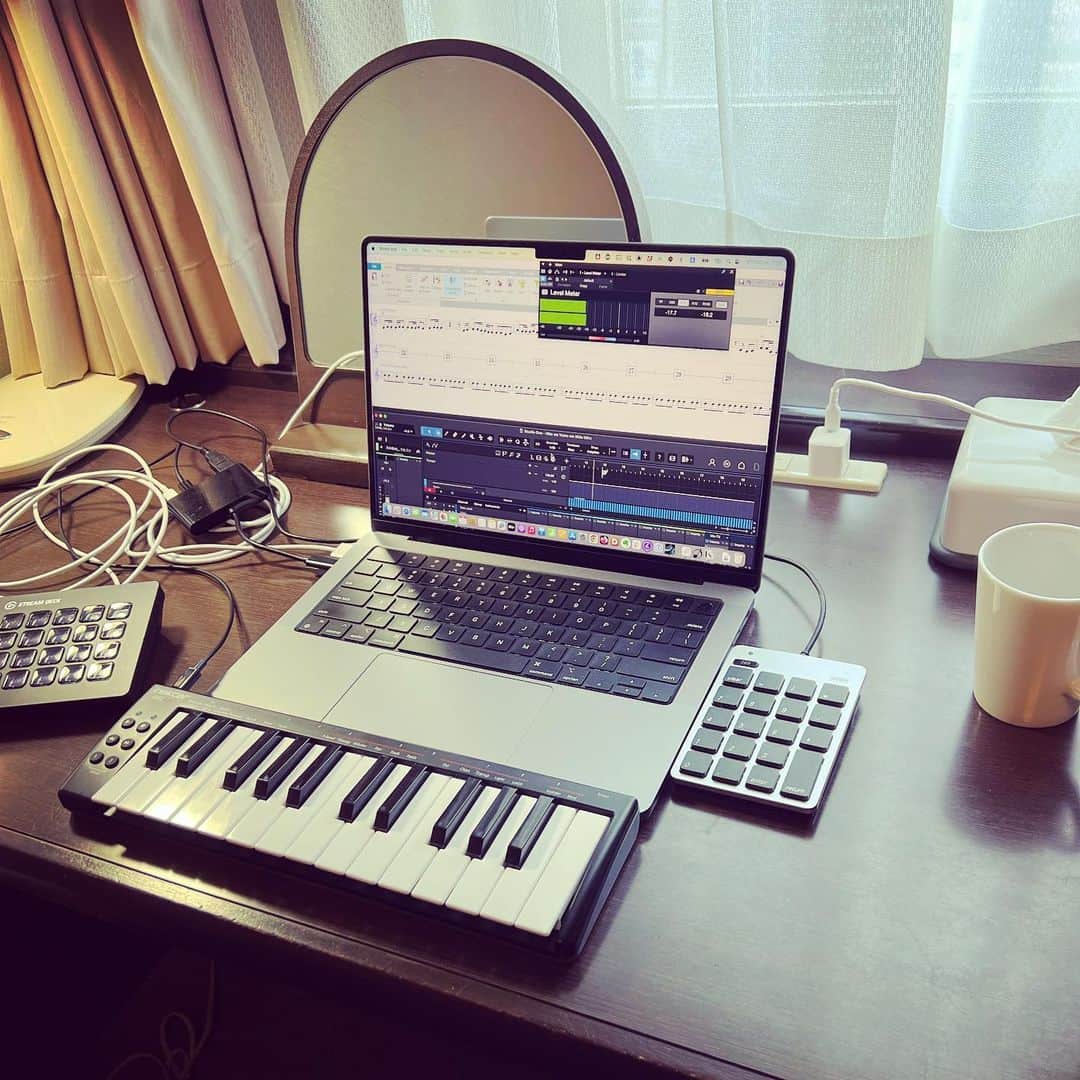 上杉洋史のインスタグラム：「I brought my keypad, Midi keyboard and Stream Deck XL with Notation Express by NYC Music Service. These goods helps me a lot. #sibelius #notationexpress」