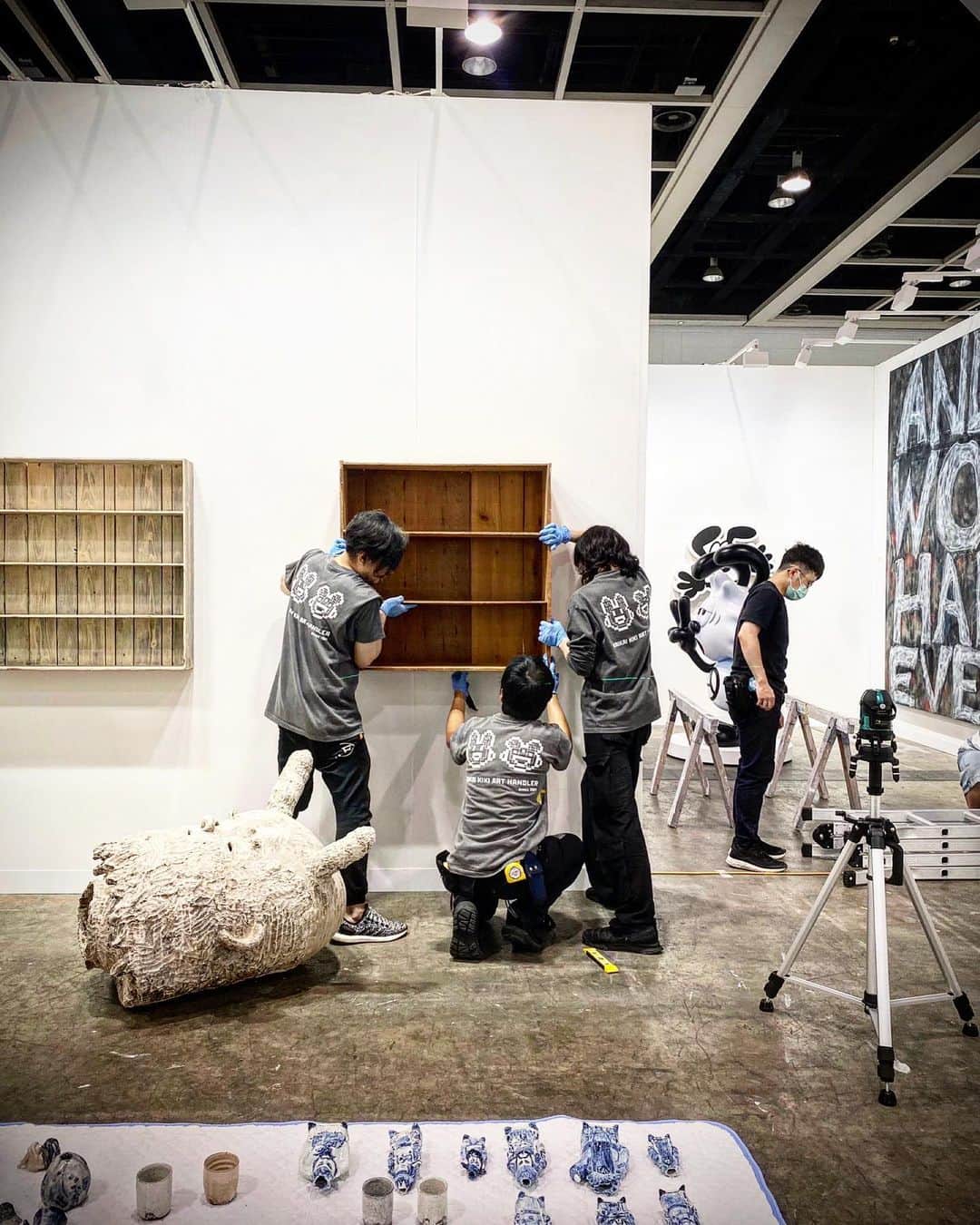 村上隆さんのインスタグラム写真 - (村上隆Instagram)「Team @kaikaikikigallery  at @artbasel HK 2023  photo: @chiaki_kasahara_」3月22日 10時11分 - takashipom