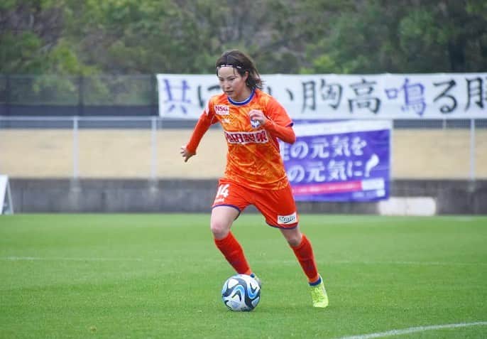 のインスタグラム：「. . 応援ありがとうございました🙇‍♀️ 悔しい敗戦。 チームとしてこの苦しい状況を 打開したい。 次の試合に向けて チーム一丸となって 頑張ります🔥 . . . #weリーグ #albirex」