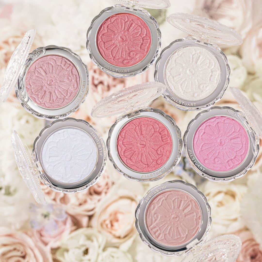 JILLSTUART BEAUTYさんのインスタグラム写真 - (JILLSTUART BEAUTYInstagram)「JILL STUART Summer Collection New Items & Limited Items 〜Daydream Mood〜 2023年4月7日(金)発売 《2023年3月24日(金)より予約開始》  ■メルティシマー ブラッシュ （全7色うち限定2色）  やわらかな日ざしを浴びたようなきらめきを宿す。 オイルリッチでしっとりと肌に密着するシマーチークが新登場。  #jillstuart #jillstuartbeauty #ジルスチュアート #サマーコレクション #チーク #ブラッシュ」3月22日 17時00分 - jillstuartbeauty