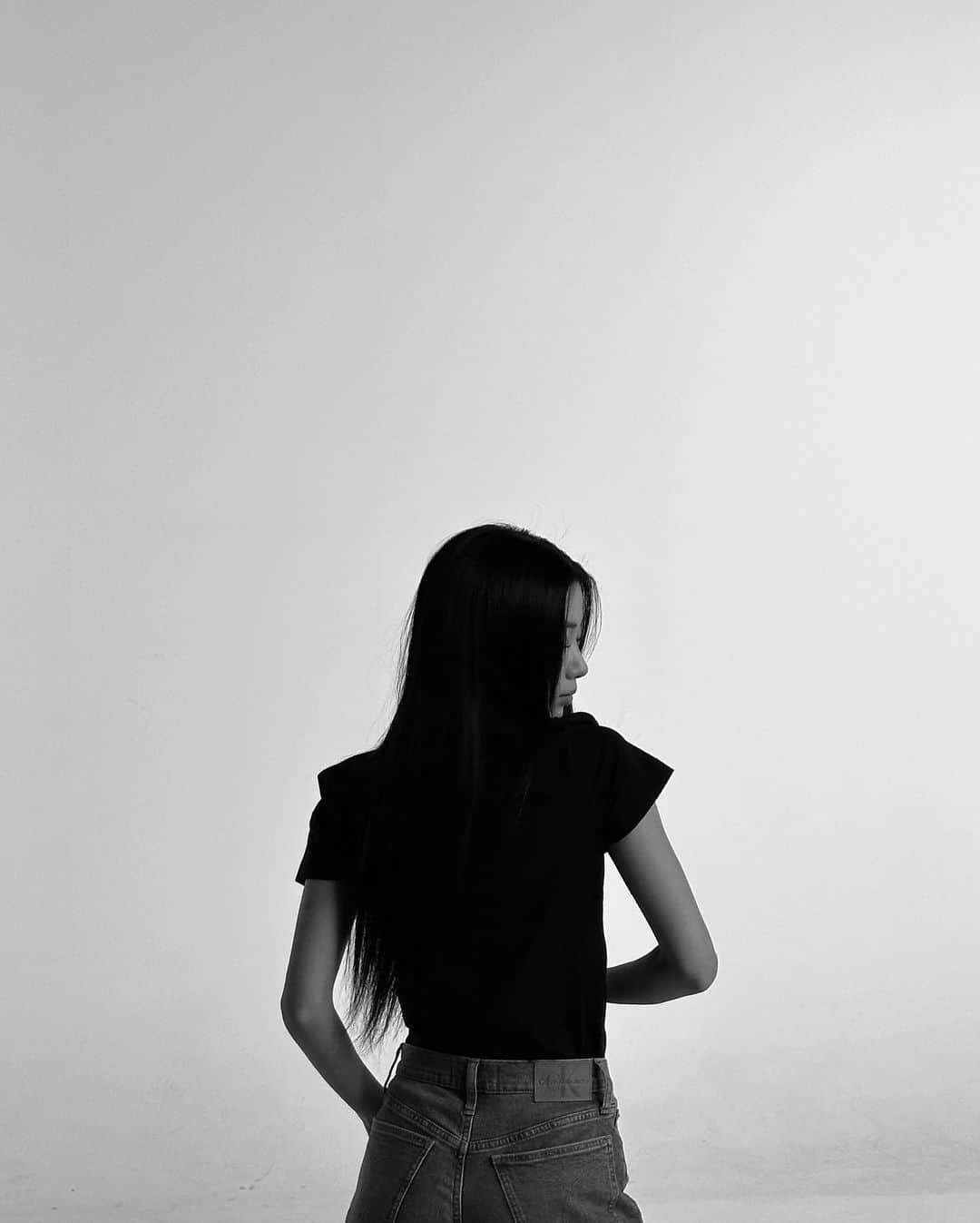 KAZUHAさんのインスタグラム写真 - (KAZUHAInstagram)「청춘은 바로 지금👖🖤@calvinklein」3月22日 11時15分 - zuhazana