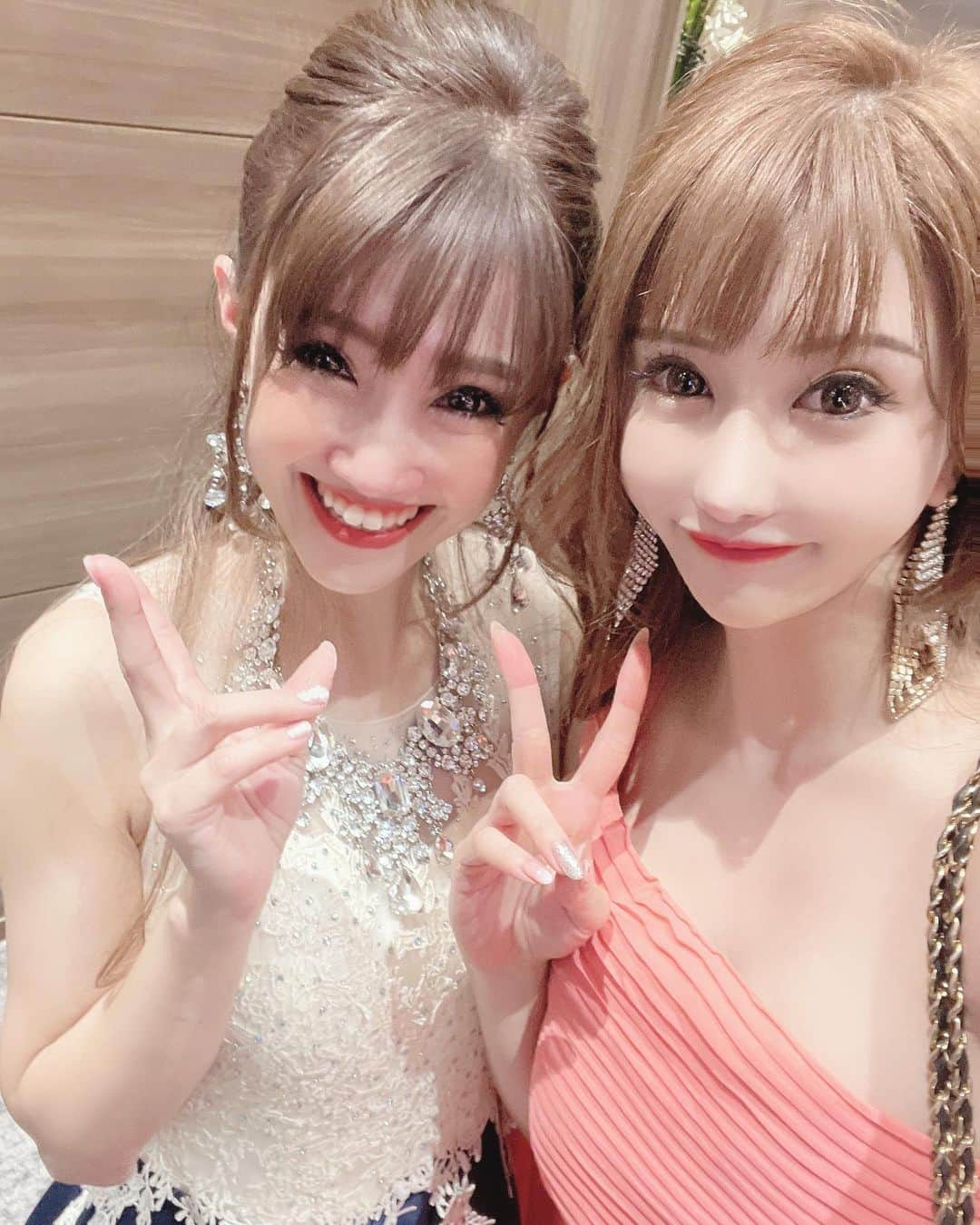 桜木ひなさんのインスタグラム写真 - (桜木ひなInstagram)「♡ユニバース♡ ベストオブミス・ミセス👠✨ (ミスユニバース) 観戦と応援に行って参りました☺️ ・ コンテストを見るのは久々で✨ 良い刺激になりながら自分の大会を振り返りました☺️💕 ・ ドレスは　@chicomot.japan で作って頂いたオリジナルドレス👗 ・ 応援に行ったみーこちゃん❤️ @mi_co311  とても堂々としていて綺麗で可愛かったです❤️ ・ ・ ・ #ミスユニバース#ベストオブミス #静岡#ミスユニバースジャパン #ミスユニバース静岡#ベストオブミス静岡#ドレス#ミスコンテスト」3月22日 11時23分 - hina_sakuragi