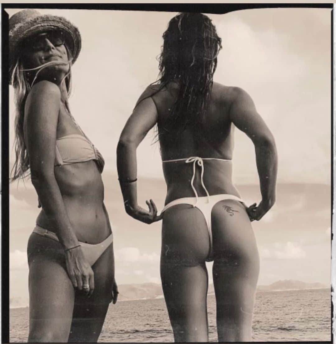 オリヴィア・ワイルドのインスタグラム：「39 and feeling fine. Thanks for the birthday love. I milked it for way too long and it’s been great. Here’s to whatever’s next. Probably not another tramp stamp but who knows. #shameless #howdareshe #thehorror ♥️」