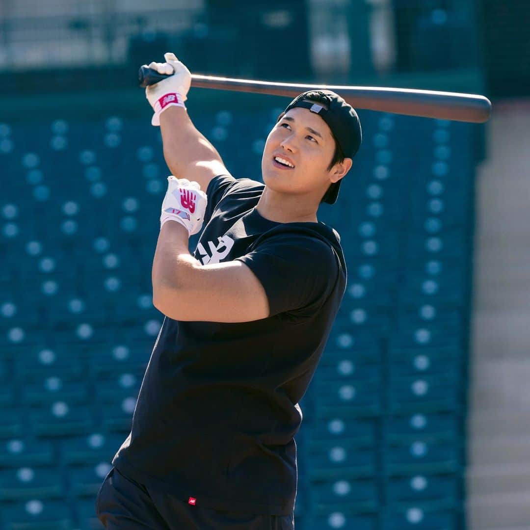 newbalanceのインスタグラム：「Shohei Ohtani. Miami. 3/21/23. #WeGotNow  大谷翔平。2023年3月21日、マイアミにて。」