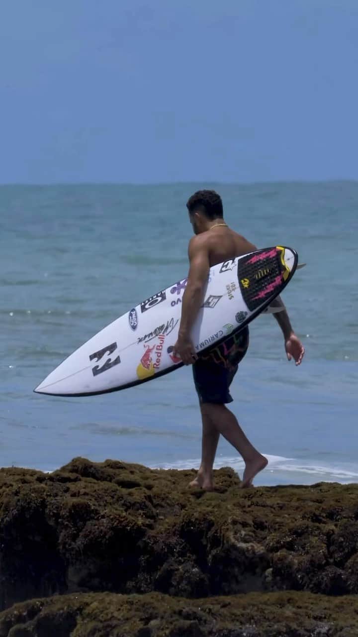 イタロ・フェレイラのインスタグラム：「Backside no portinho ♈️」