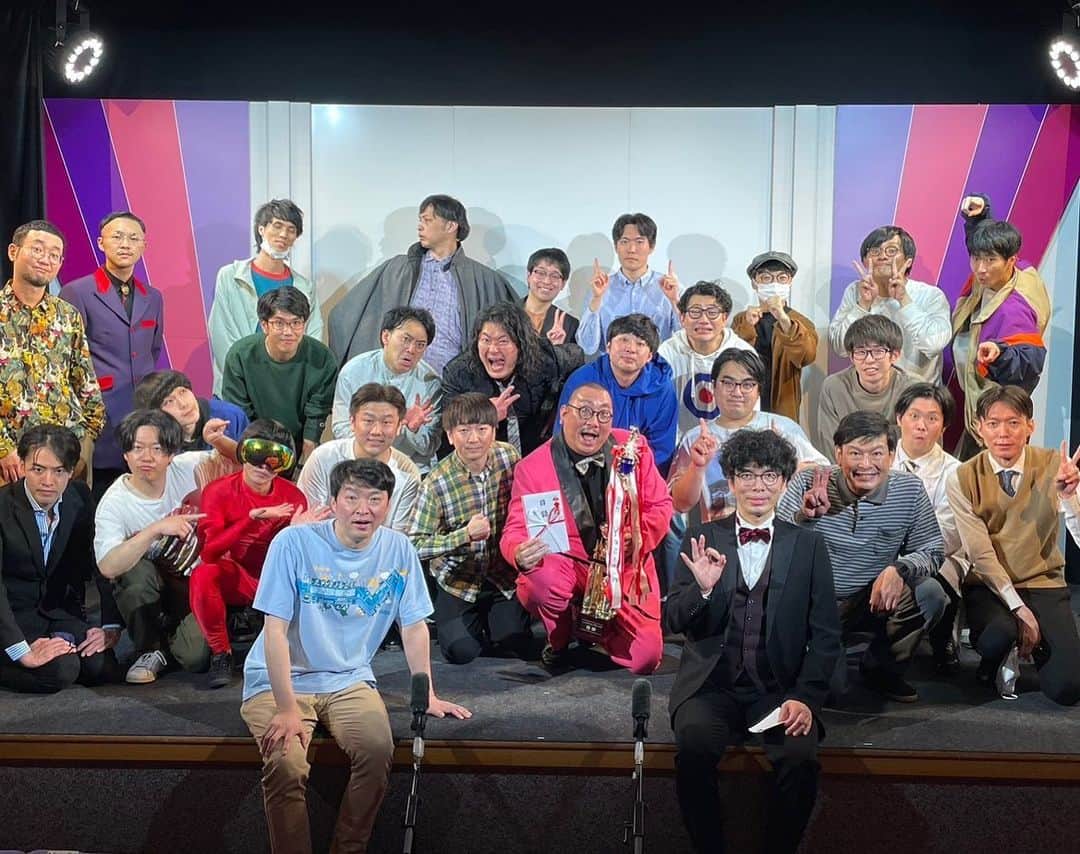 のインスタグラム：「事務所の1番を決める大会。4年前と同じ同率4位。悔しい。ただ社長はめちゃくちゃ笑ってくれてた。まだまだ諦めんよ。 #ジャパネーズ  #トゥインクルコーポレーション  #トゥインクル1グランプリ」