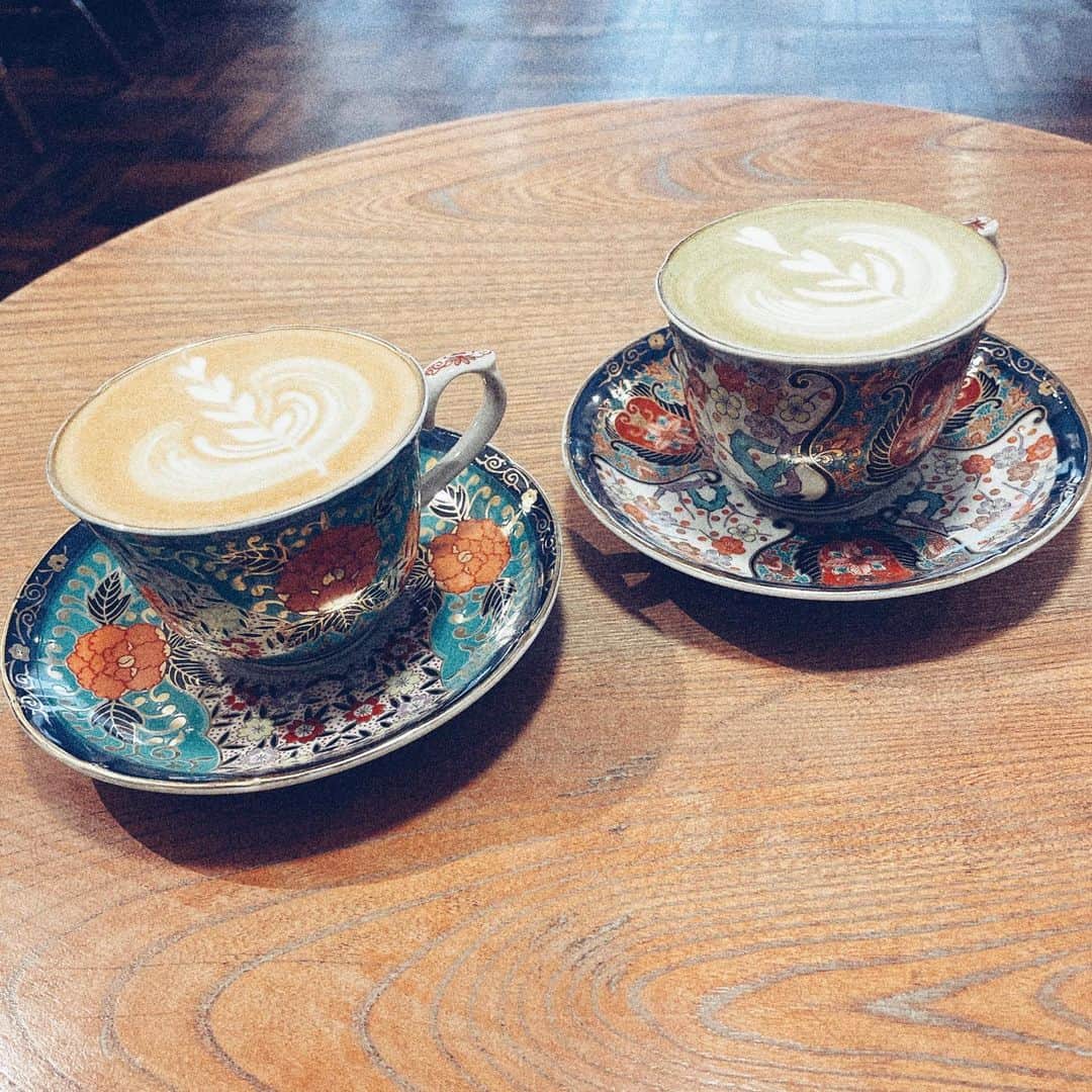 石川瑠利子のインスタグラム：「. ☕️✨✨」