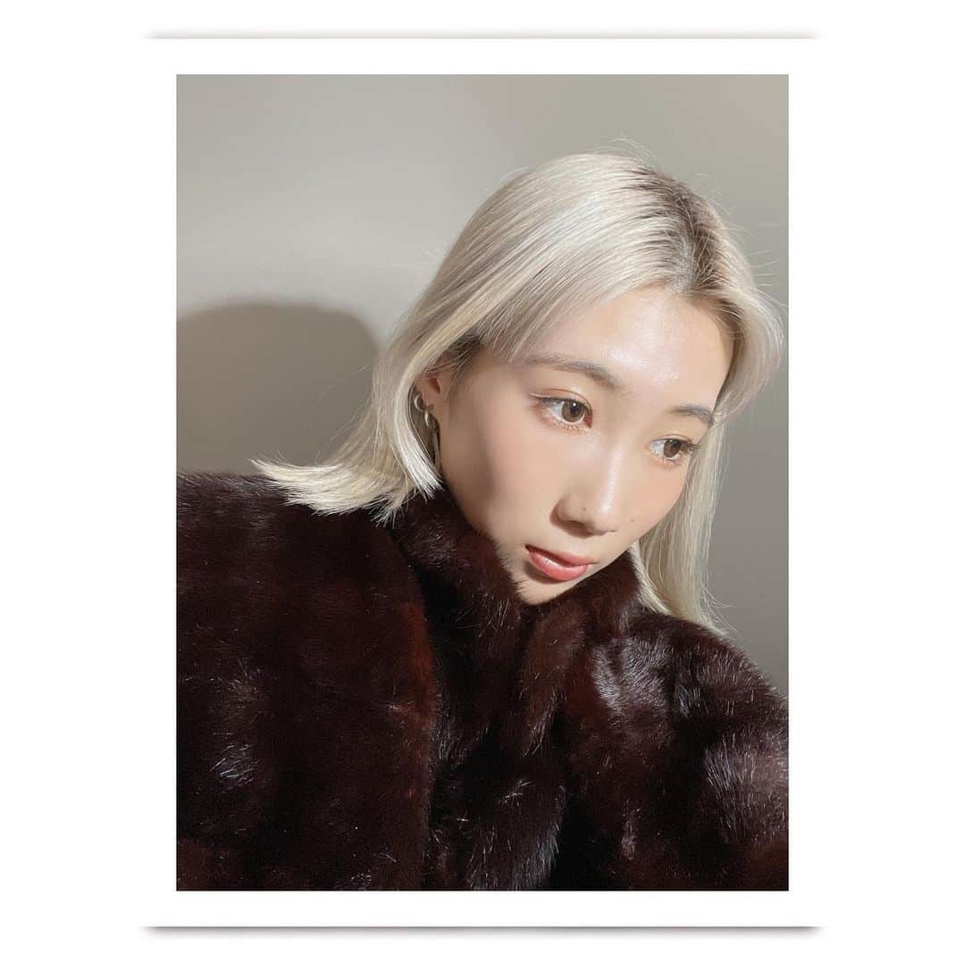 のインスタグラム：「白ラインっっ🤍」