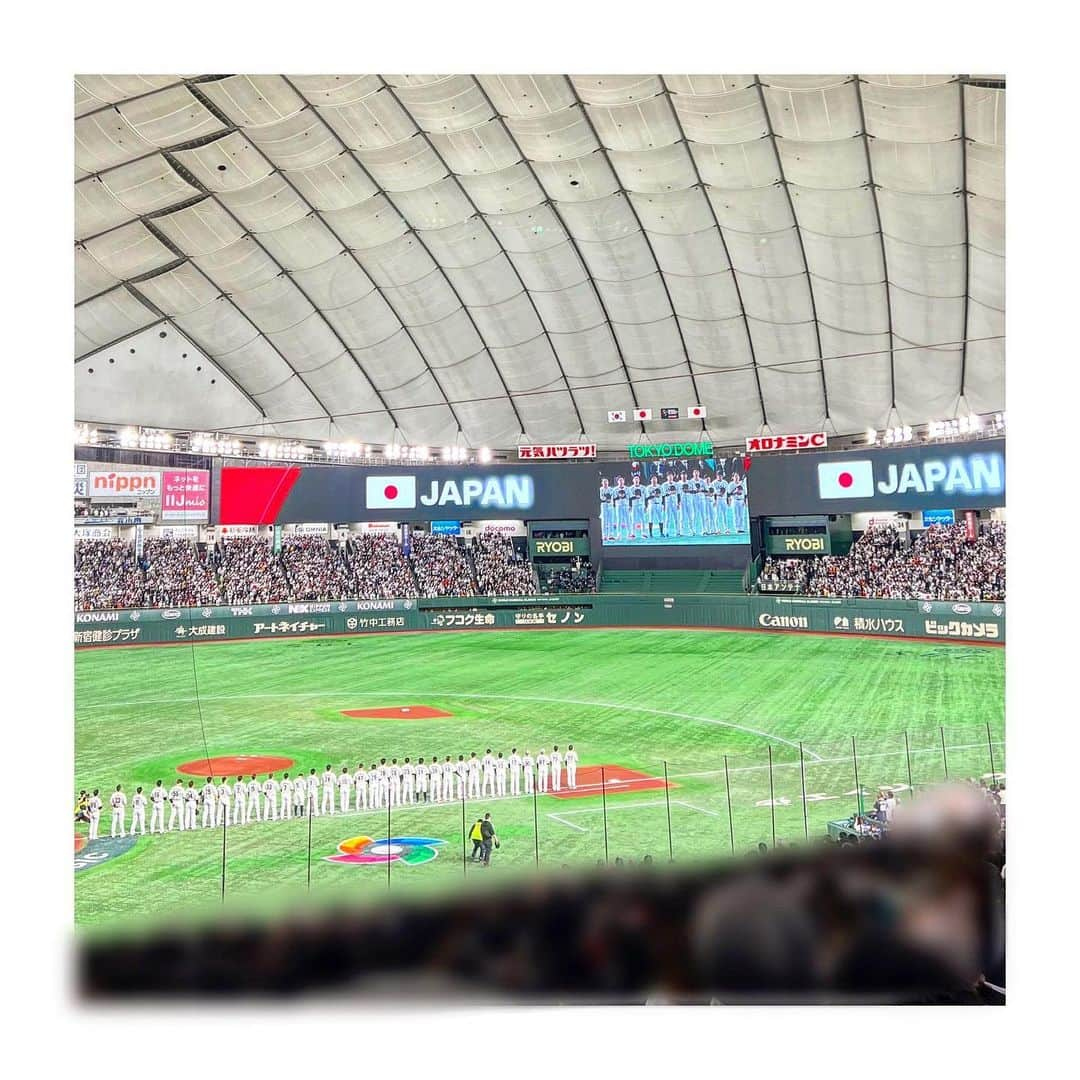 三谷紬さんのインスタグラム写真 - (三谷紬Instagram)「* 改めて。 WBC優勝本当におめでとうございます。 大変感動しました。 コロナ禍で思うように応援ができない日々がありましたが こうして目一杯声を出して応援できる今 優勝したことの意義を考えると さらに感謝の気持ちでいっぱいになります。 チームワーク、全員野球⚾️ 日本人はチームでさらに強くなることを また実証してくださいました。 何度ハイライトを見てもふわふわふわふわ 勝利を見届けてからというもの 本当に幸せな時間が流れています。 選手・監督・コーチ・関係者のみなさま 本当にお疲れ様でした。 すぐに始まる新シーズンが楽しみです！ * #baseball#野球#wbc#worldbaseballclassic#2023#優勝#winner#🥇#japan#侍ジャパン#samuraijapan#侍#ジャパン#日本#日本代表#東京ドーム#野球#世界一#world#no1#テレビ朝日#アナウンサー#三谷紬」3月22日 21時53分 - mitani_tsumugi