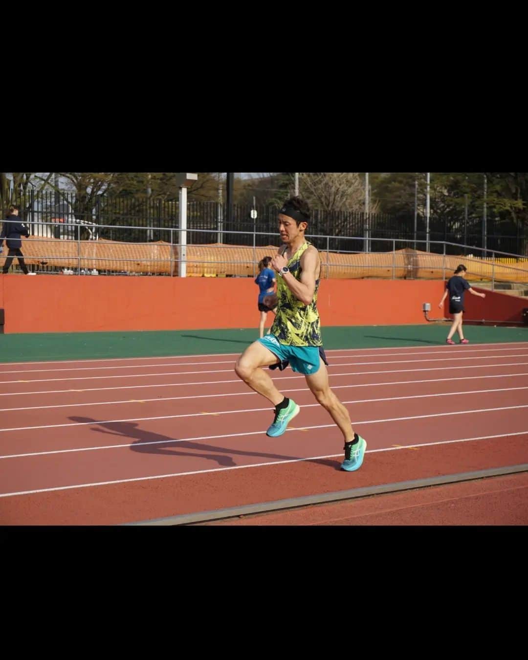 宇野けんたろうのインスタグラム：「朝練習.Run7km+100m×3本！！  午後練習.10000m+1000m+100m！！  しっかり走ってきた。  土曜日は  静岡県「沼津寛平ナイトマラソン」  ゲストランナーでごぜぇ～ます。  #イトイエックス  #Buff #JINGER  #eldoreso  #ASICS #マラソン #ランニング  #ランニング好きな人と繋がりたい」